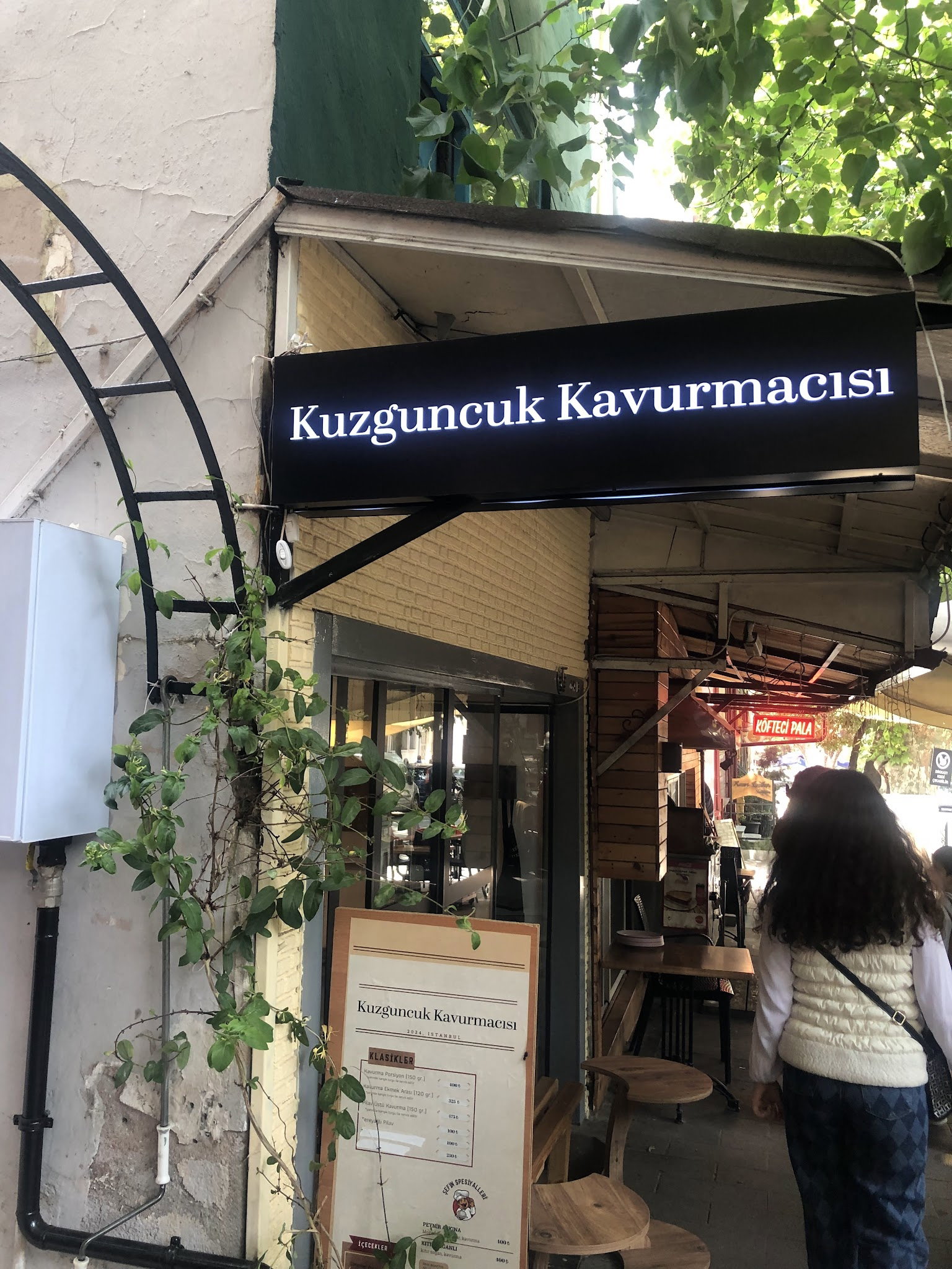 Kuzguncuk Kavurmacısı