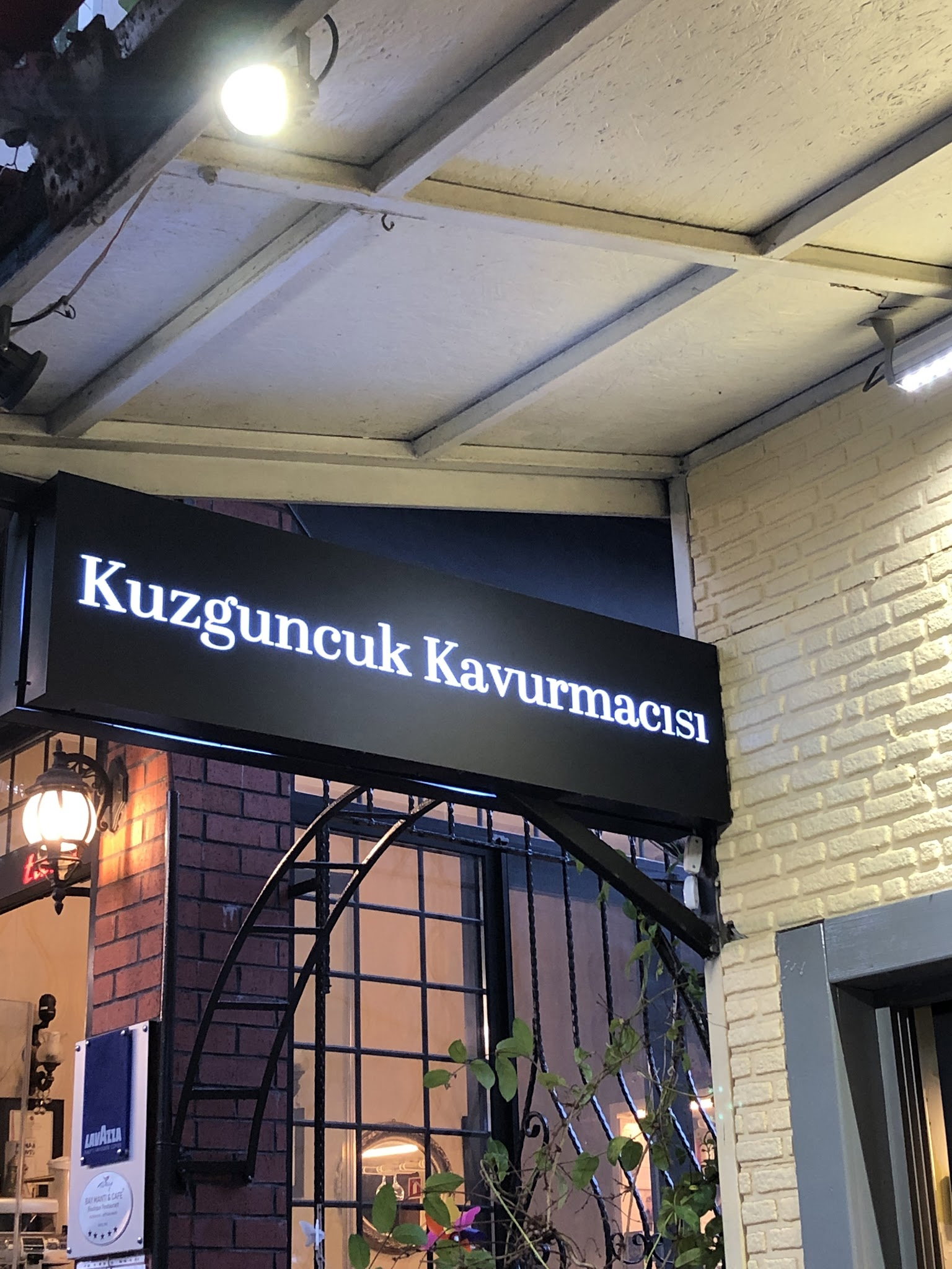 Kuzguncuk Kavurmacısı