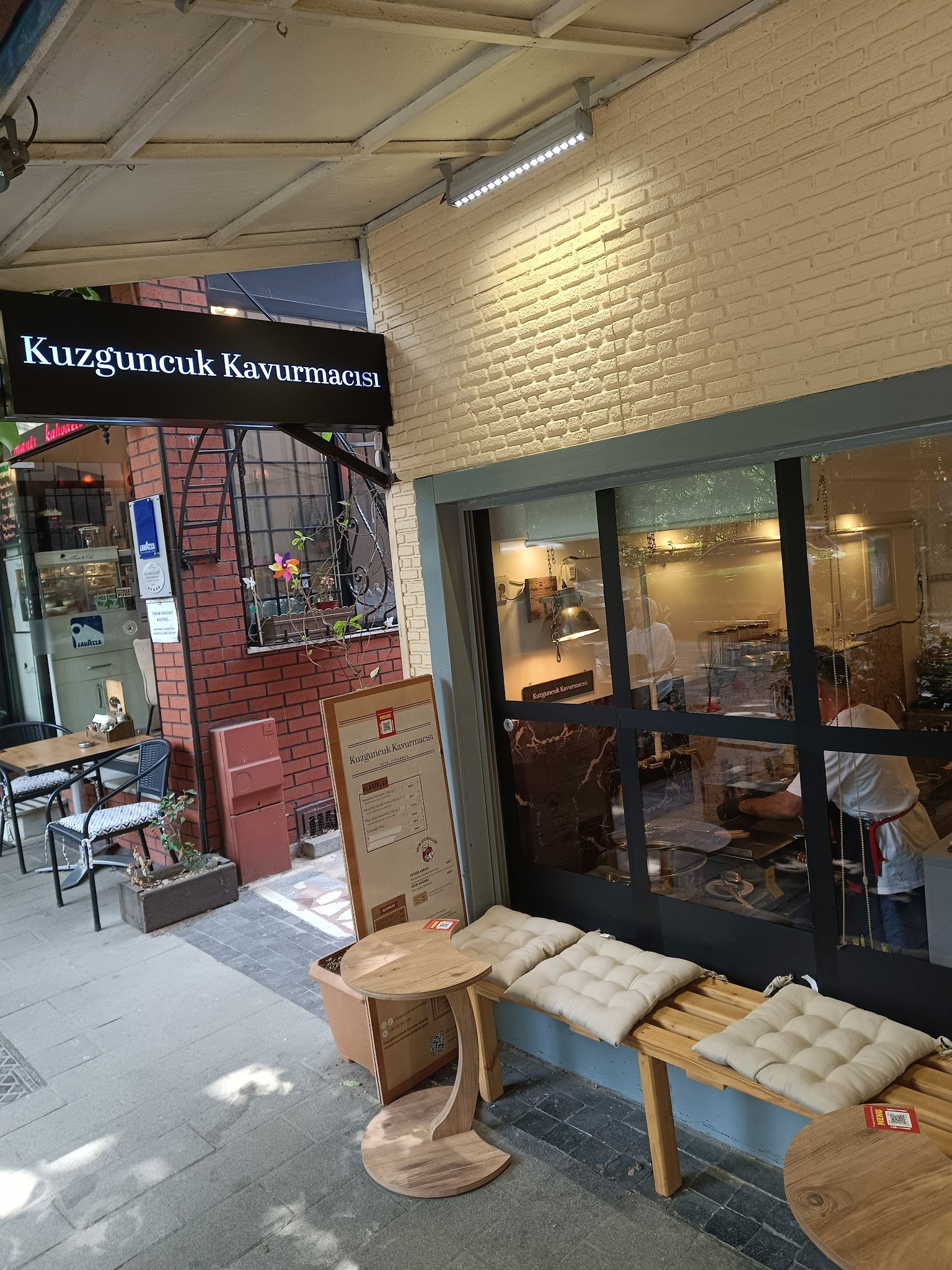 Kuzguncuk Kavurmacısı