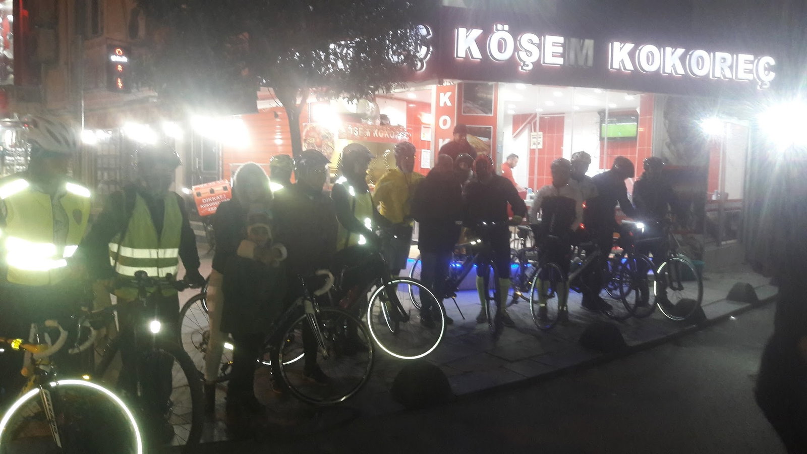 Bağcılar Midye Kokoreç Köşem Kokoreç