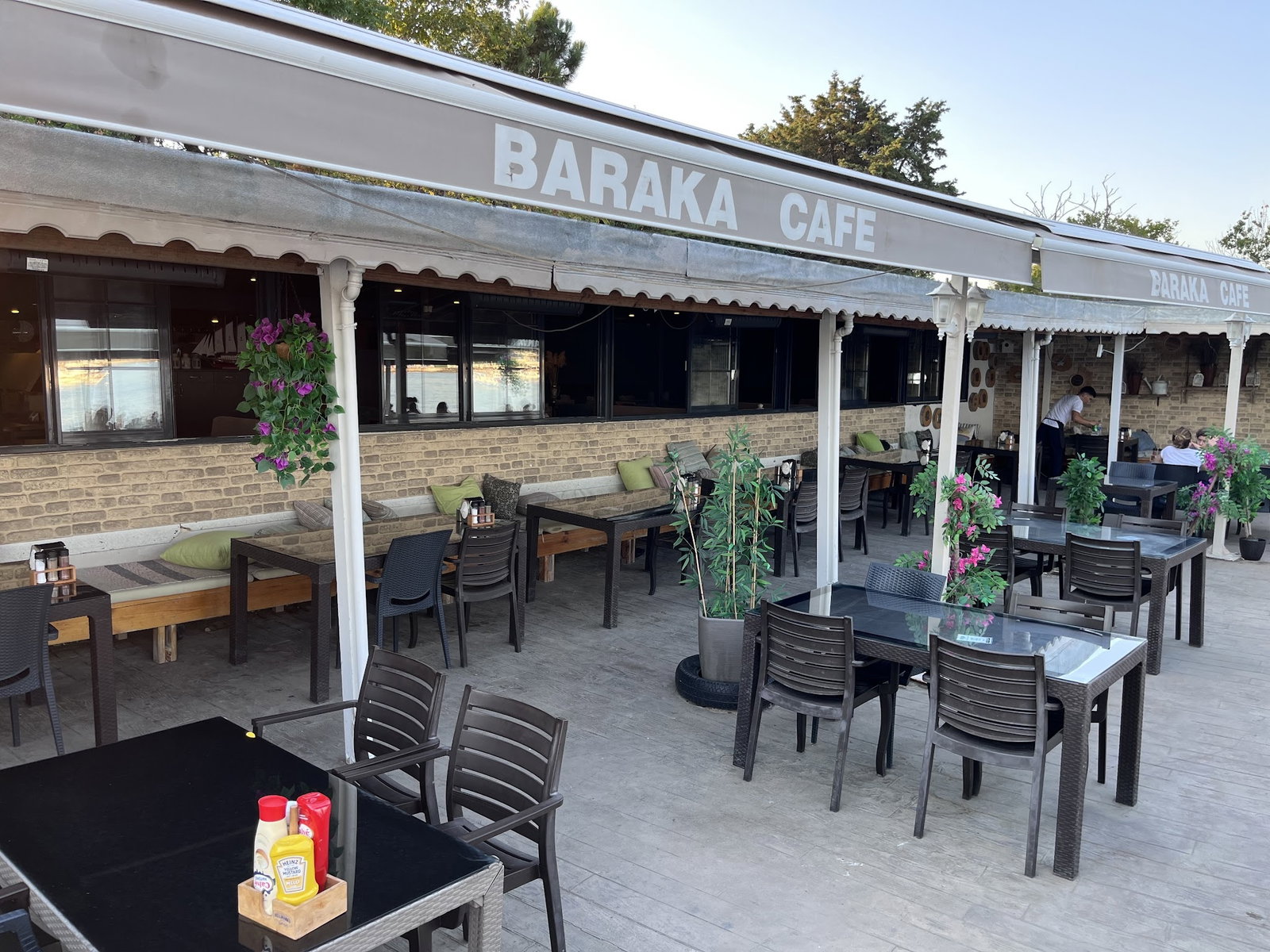 Baraka Cafe