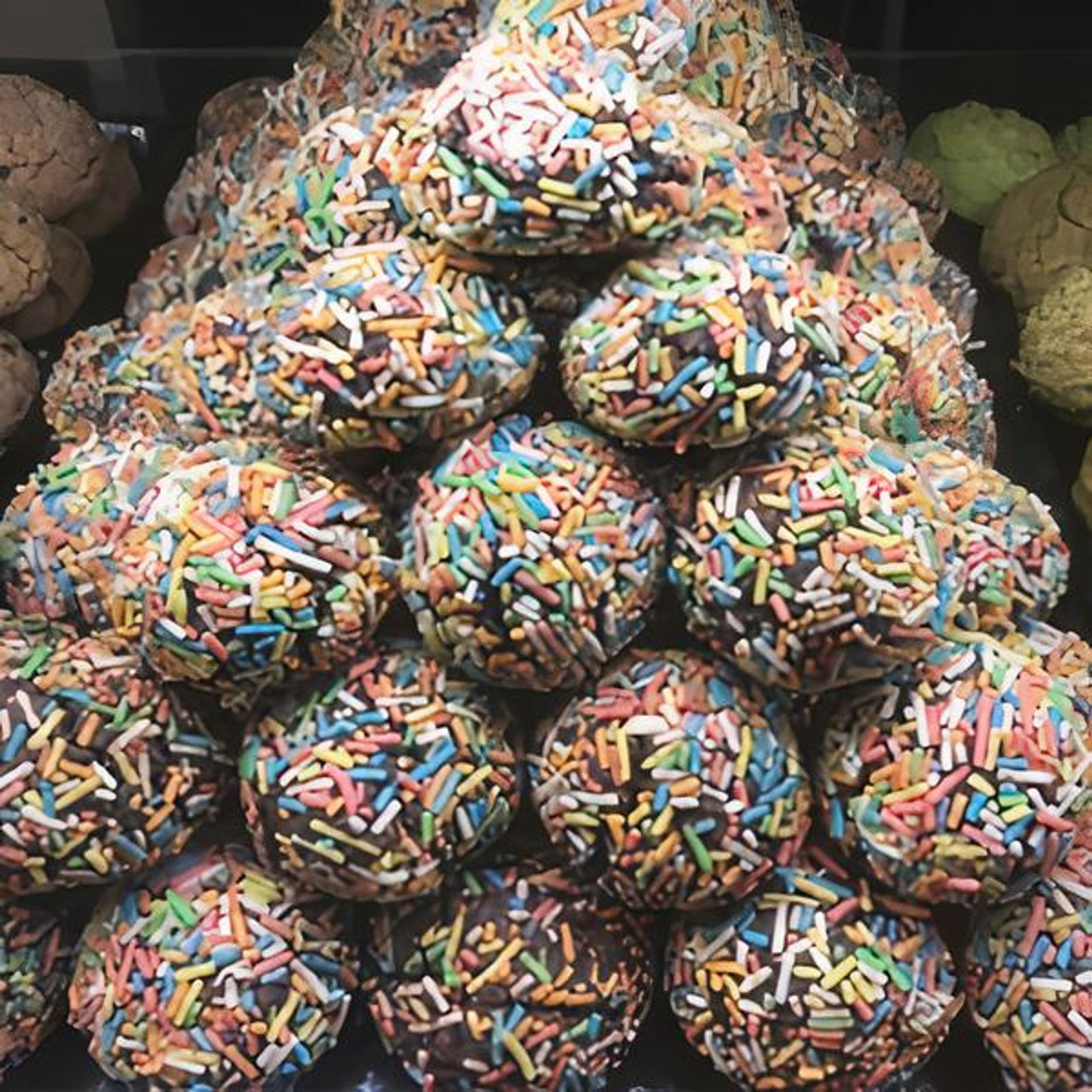 Çikolatalı Renkli Toplar (250 gr.)