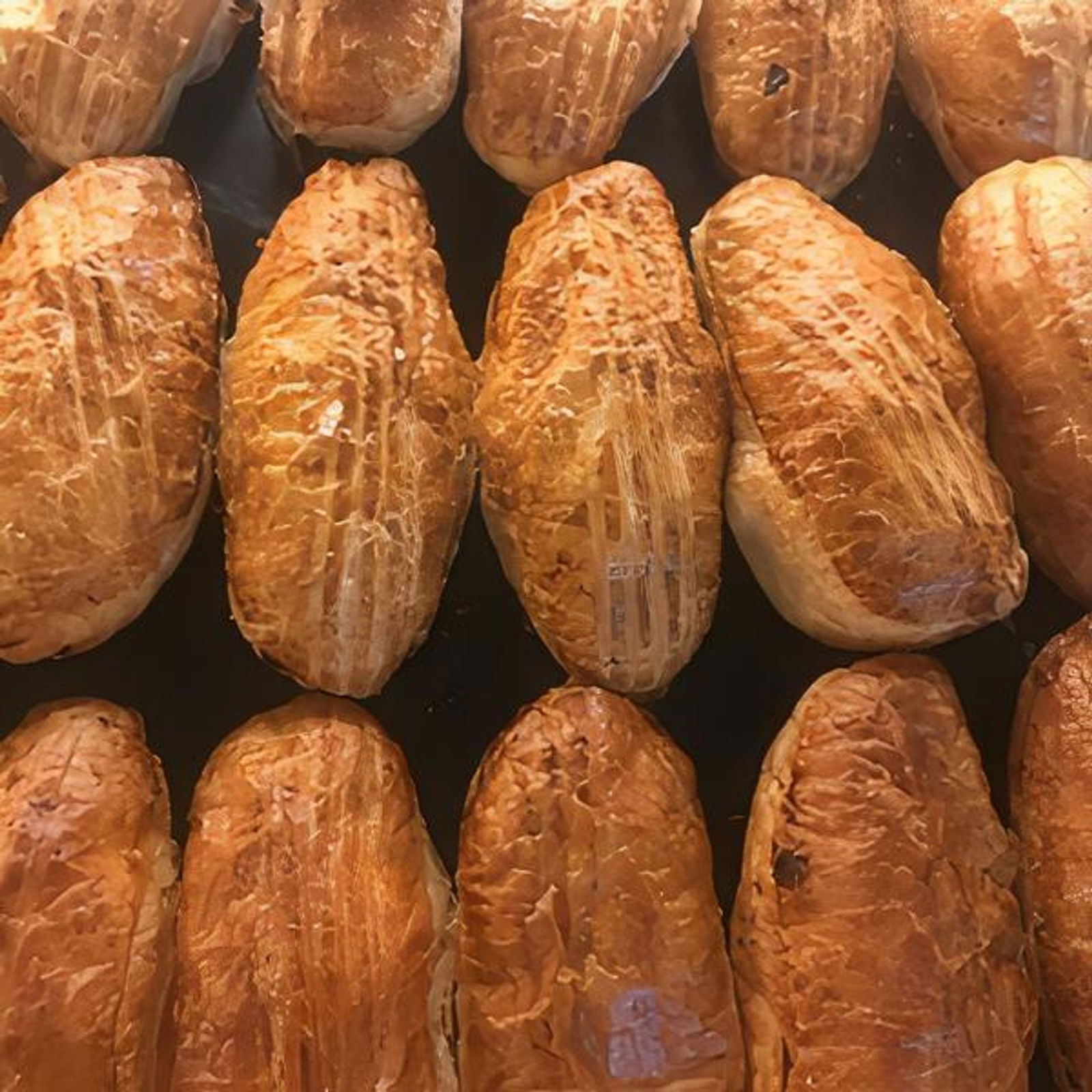 Uzun Kaşarlı Poğaça