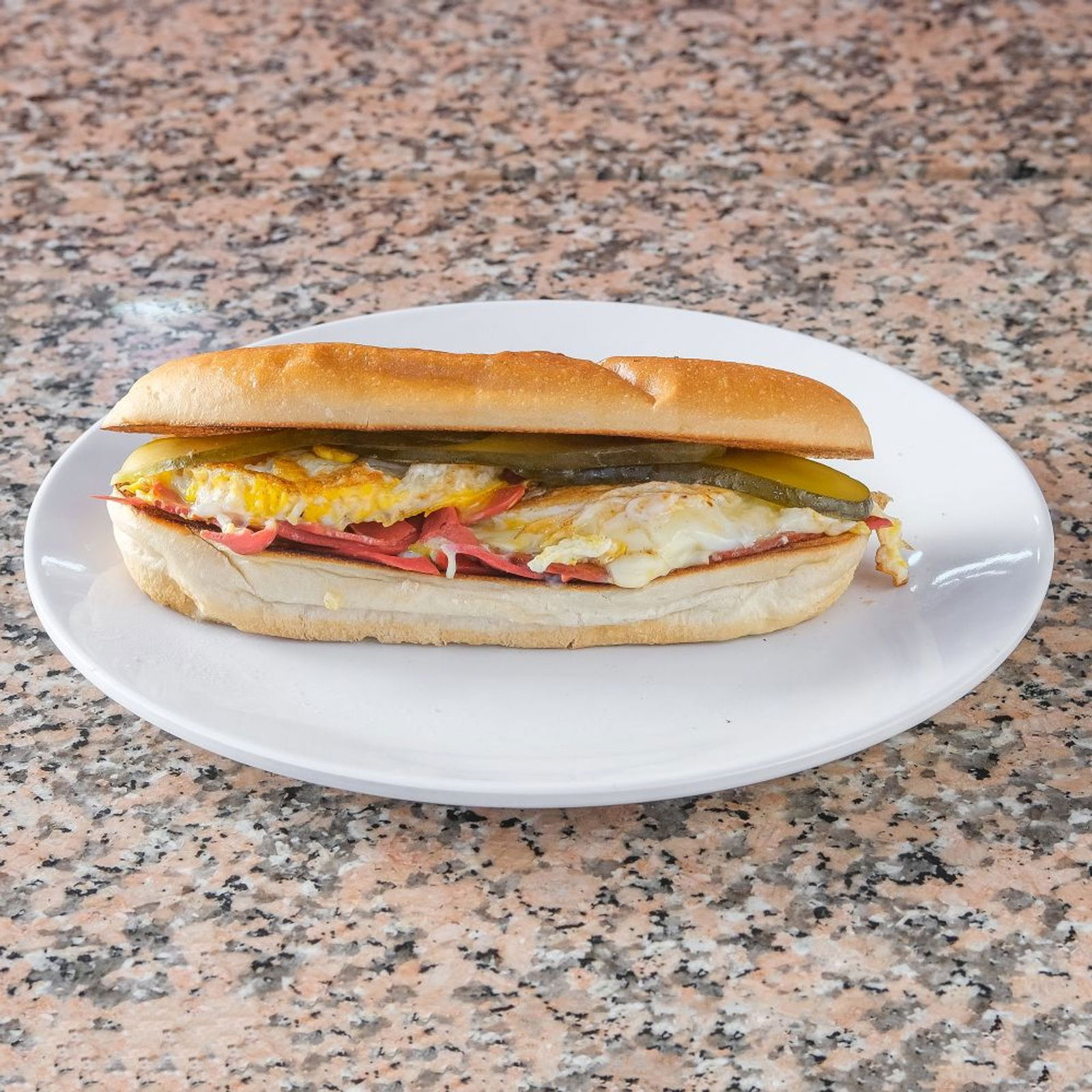 Yumurtalı Karışık Sandviç