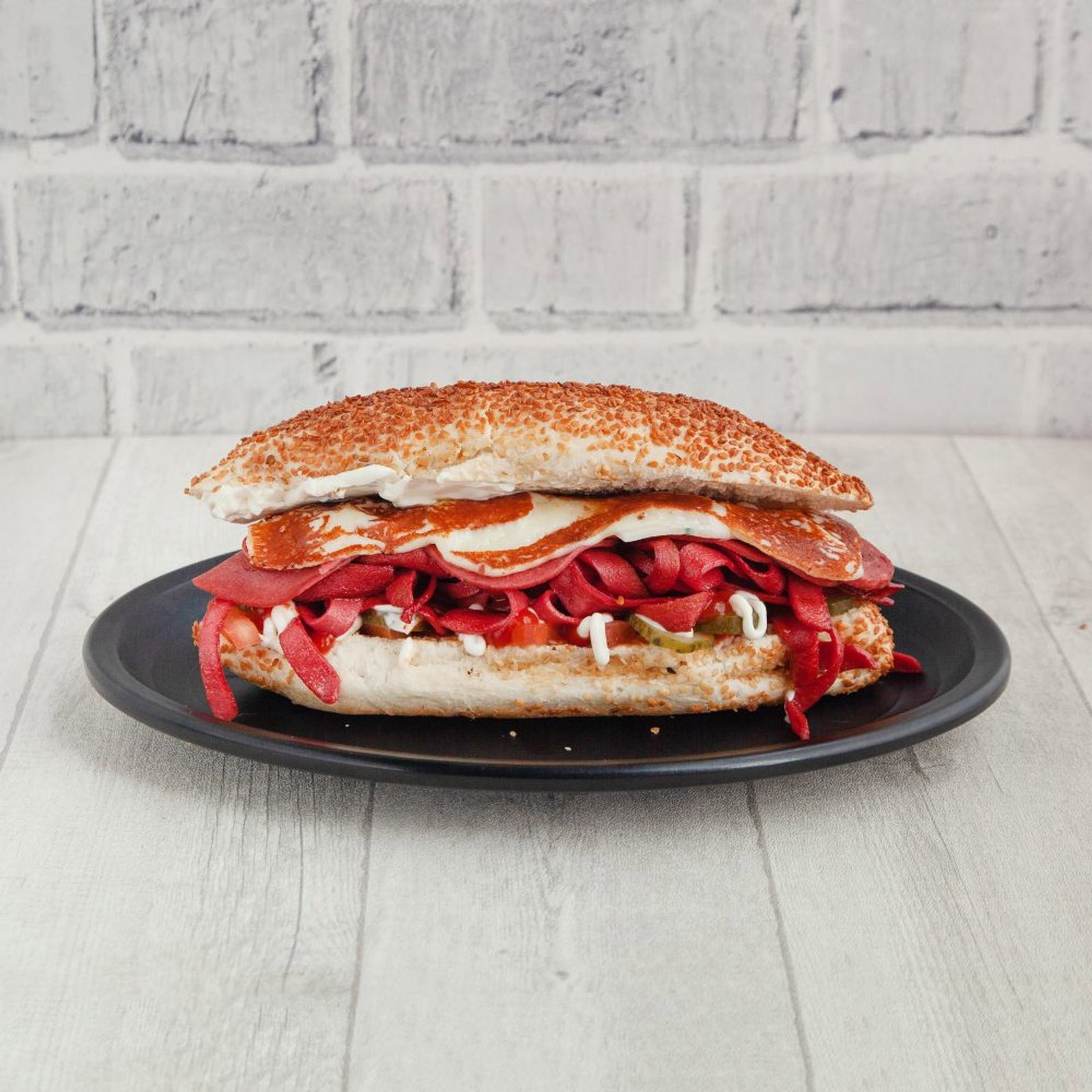 Kumru Ekmeğine Et Döner