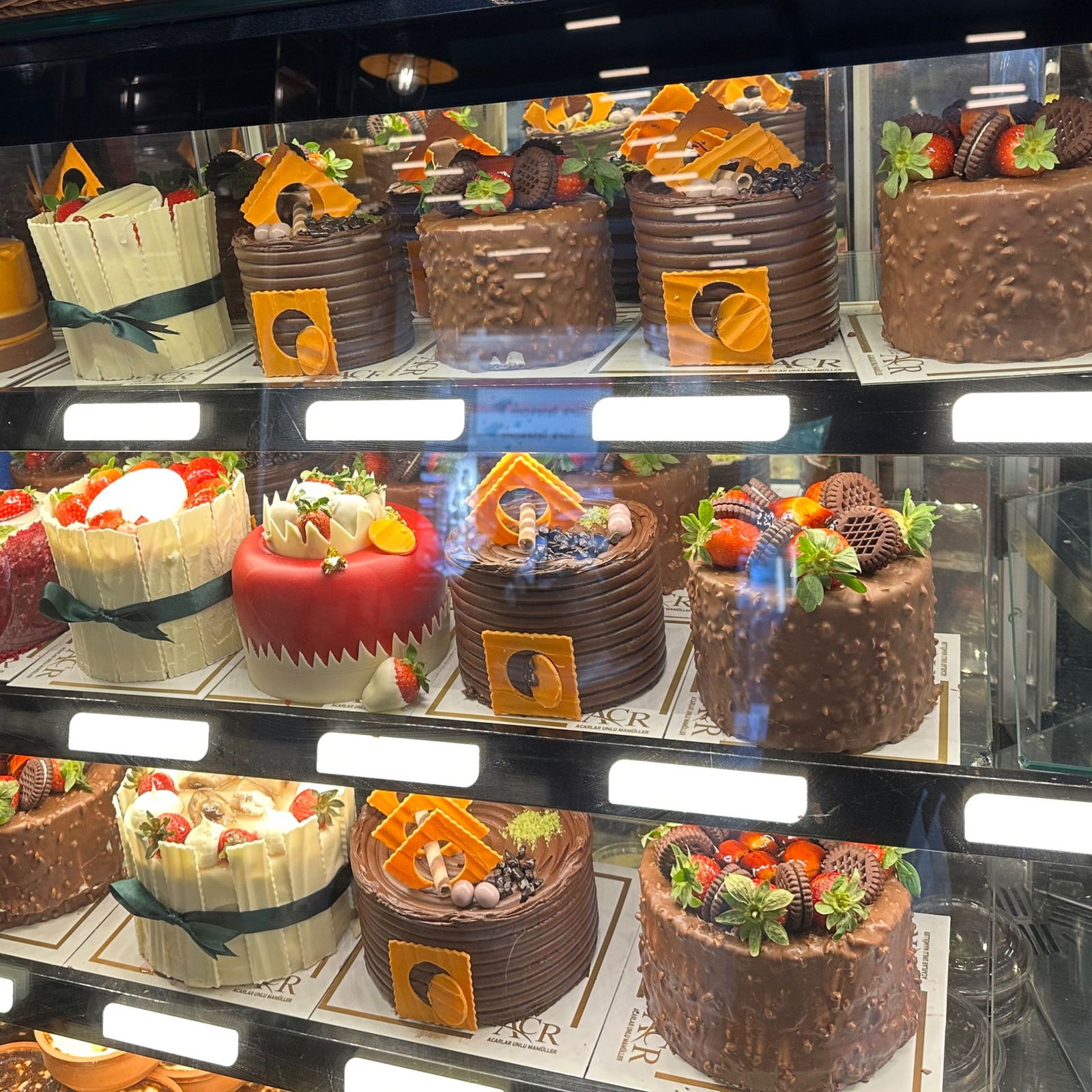 Meyveli Yaş Pasta (8 Kişilik)