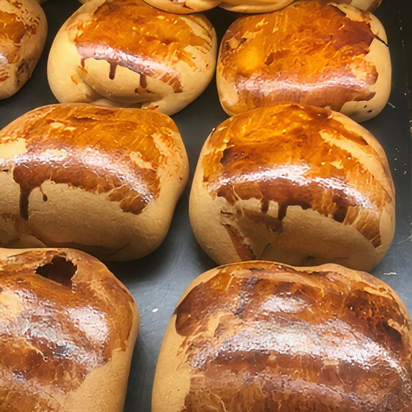 Salçalı Sosisli Açma