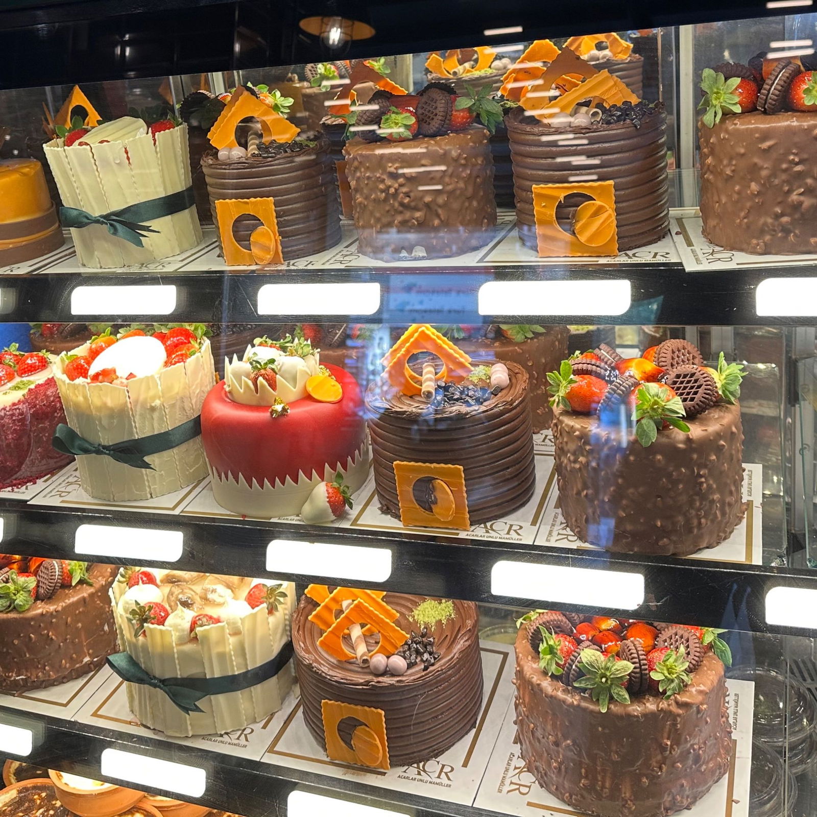 Çikolatalı Yaş Pasta (6 Kişilik)