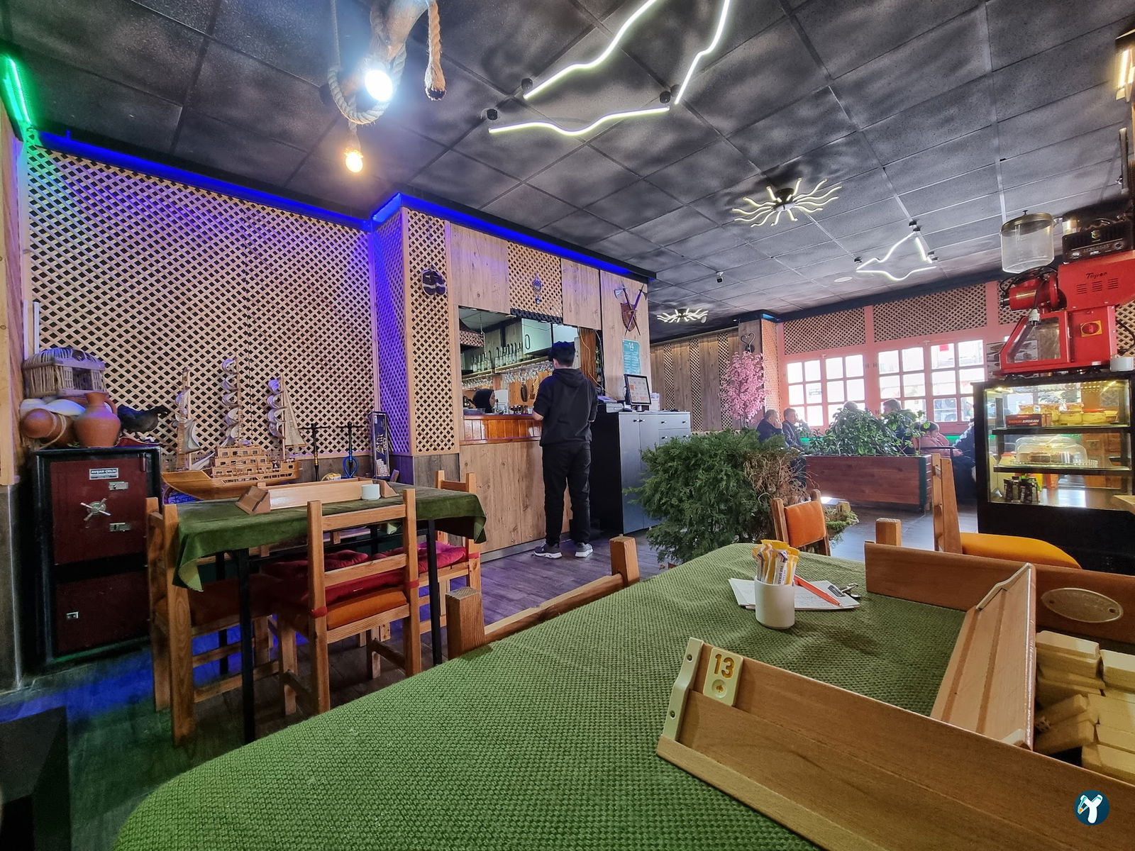 Minder Cafe Patisserie