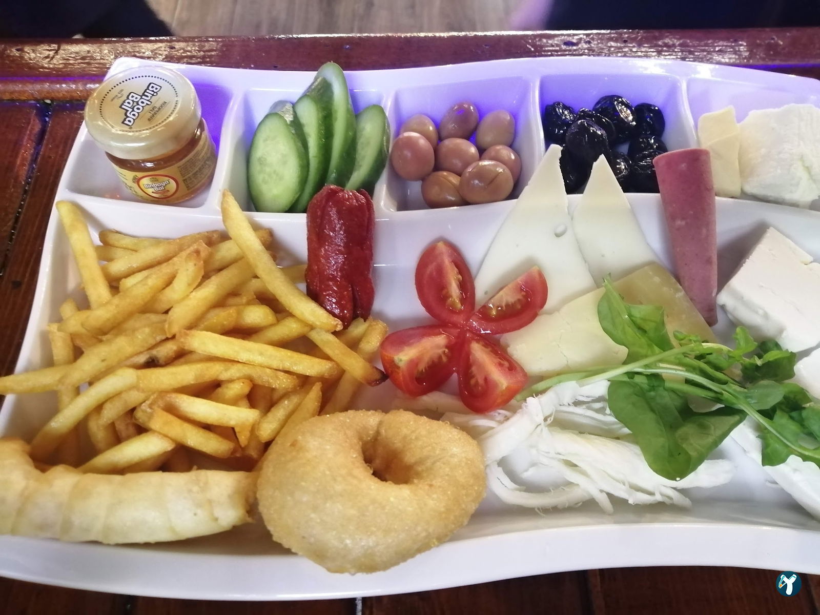 Minder Cafe Patisserie