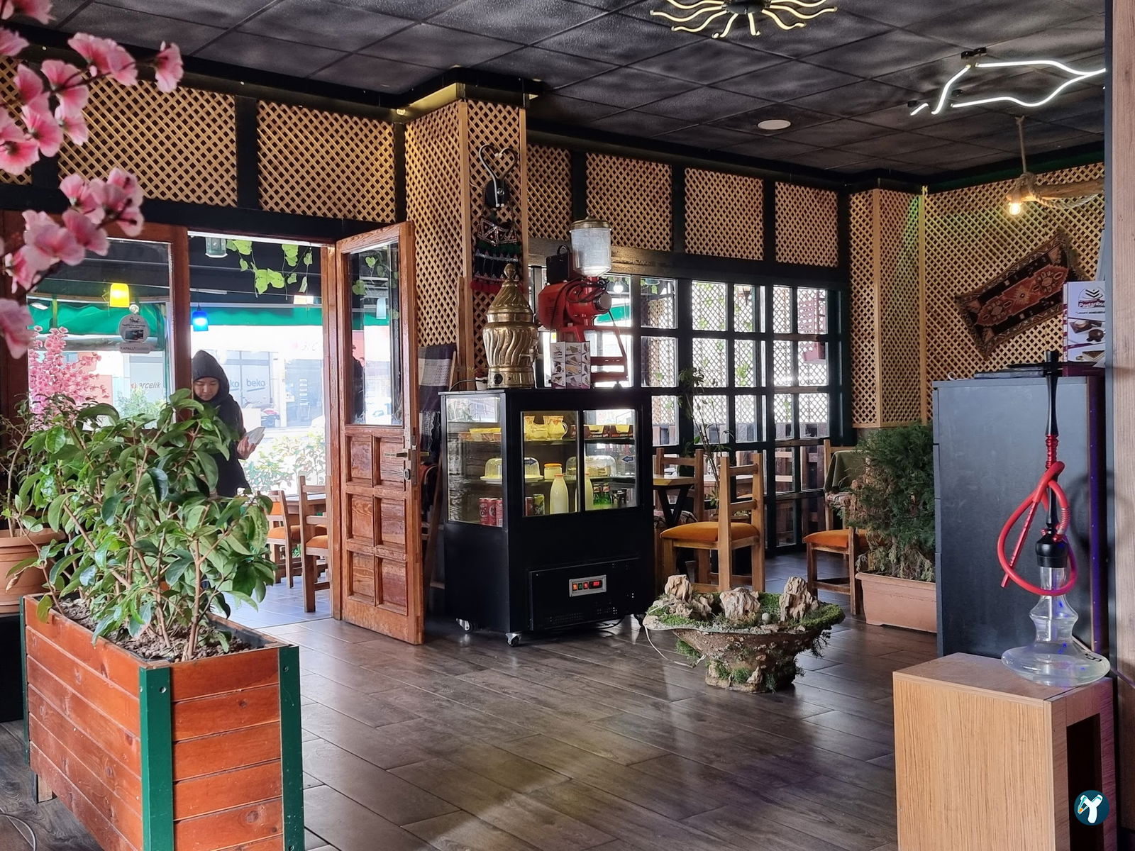 Minder Cafe Patisserie