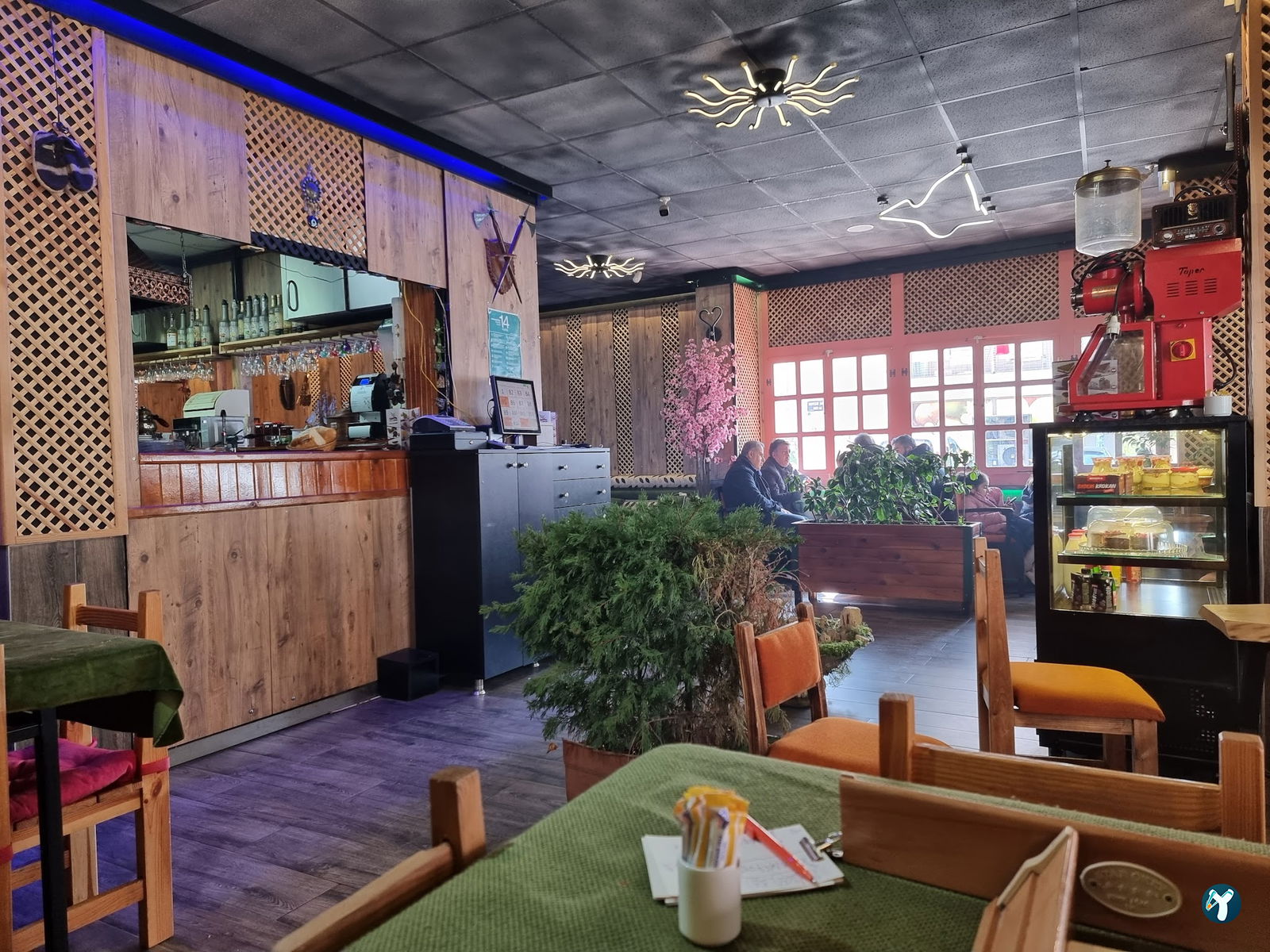 Minder Cafe Patisserie