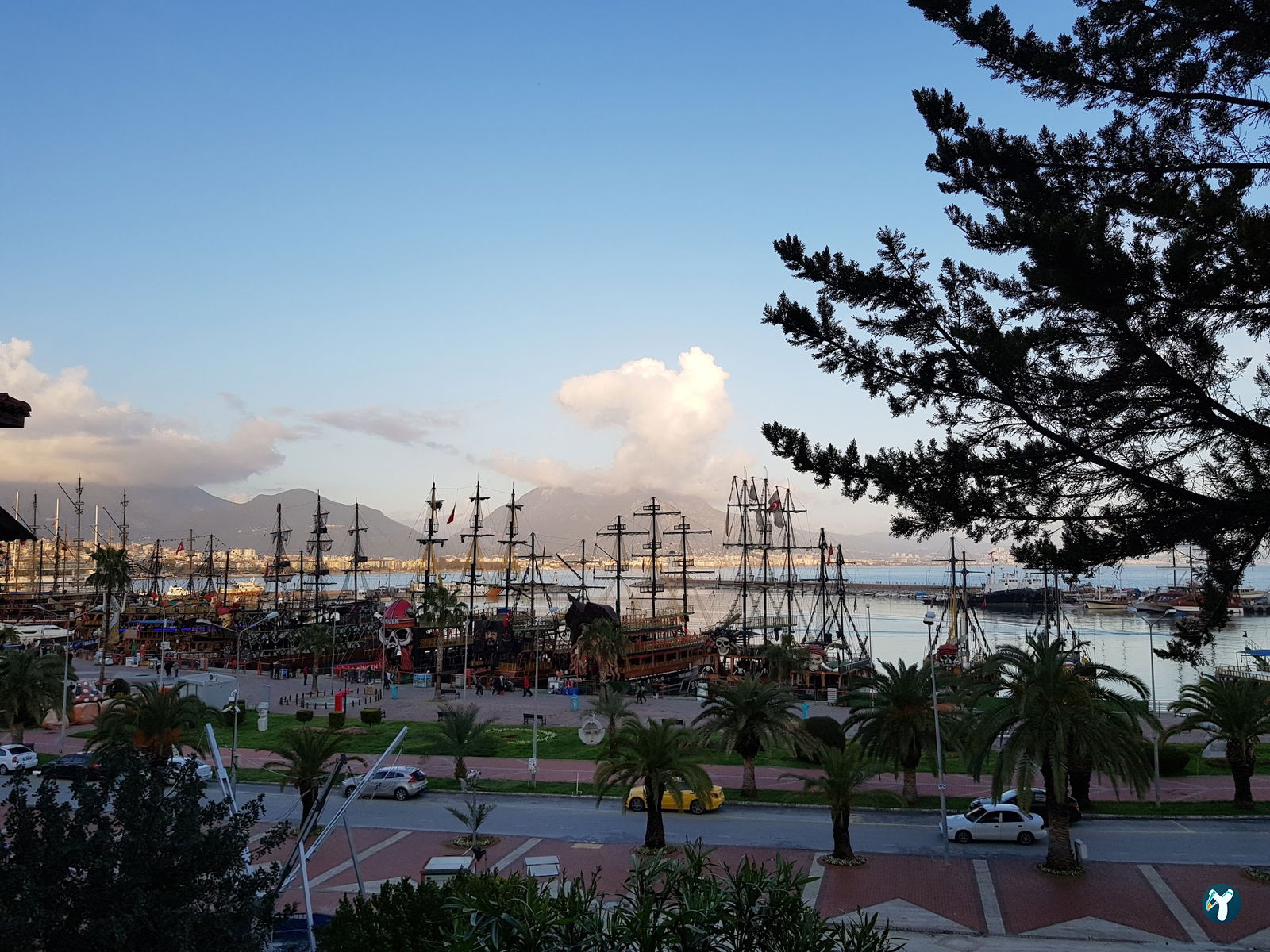Agc Cafe Bistro Nargile Cafe