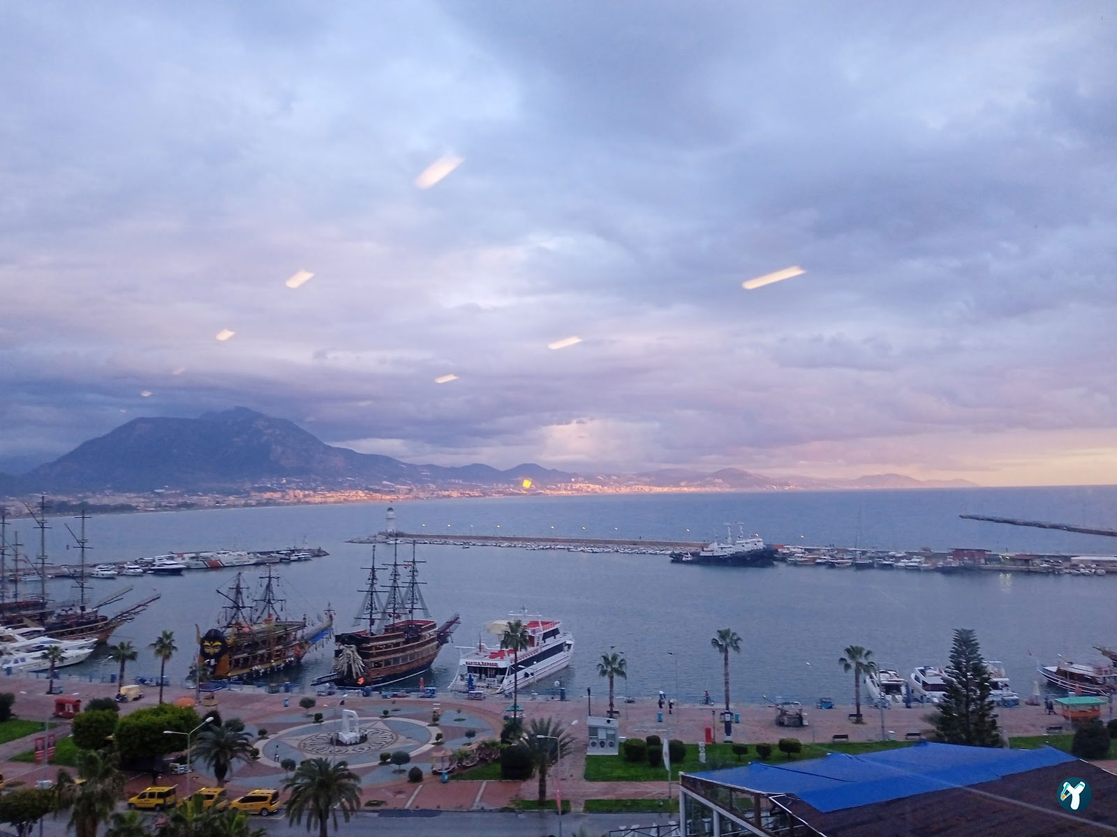 Agc Cafe Bistro Nargile Cafe