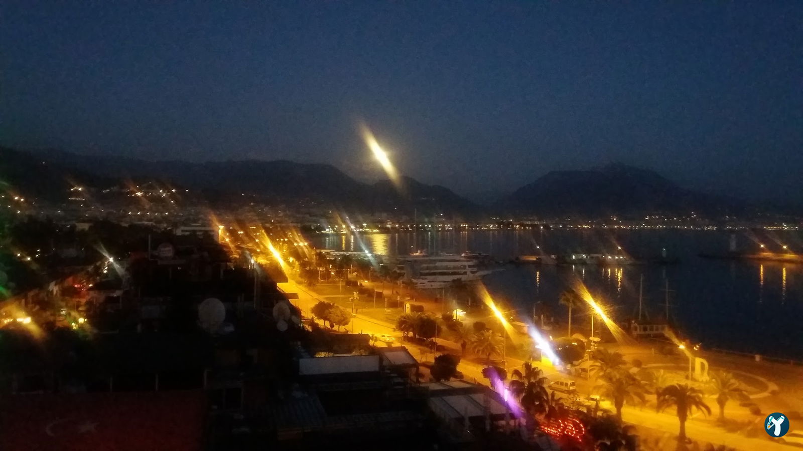 Agc Cafe Bistro Nargile Cafe
