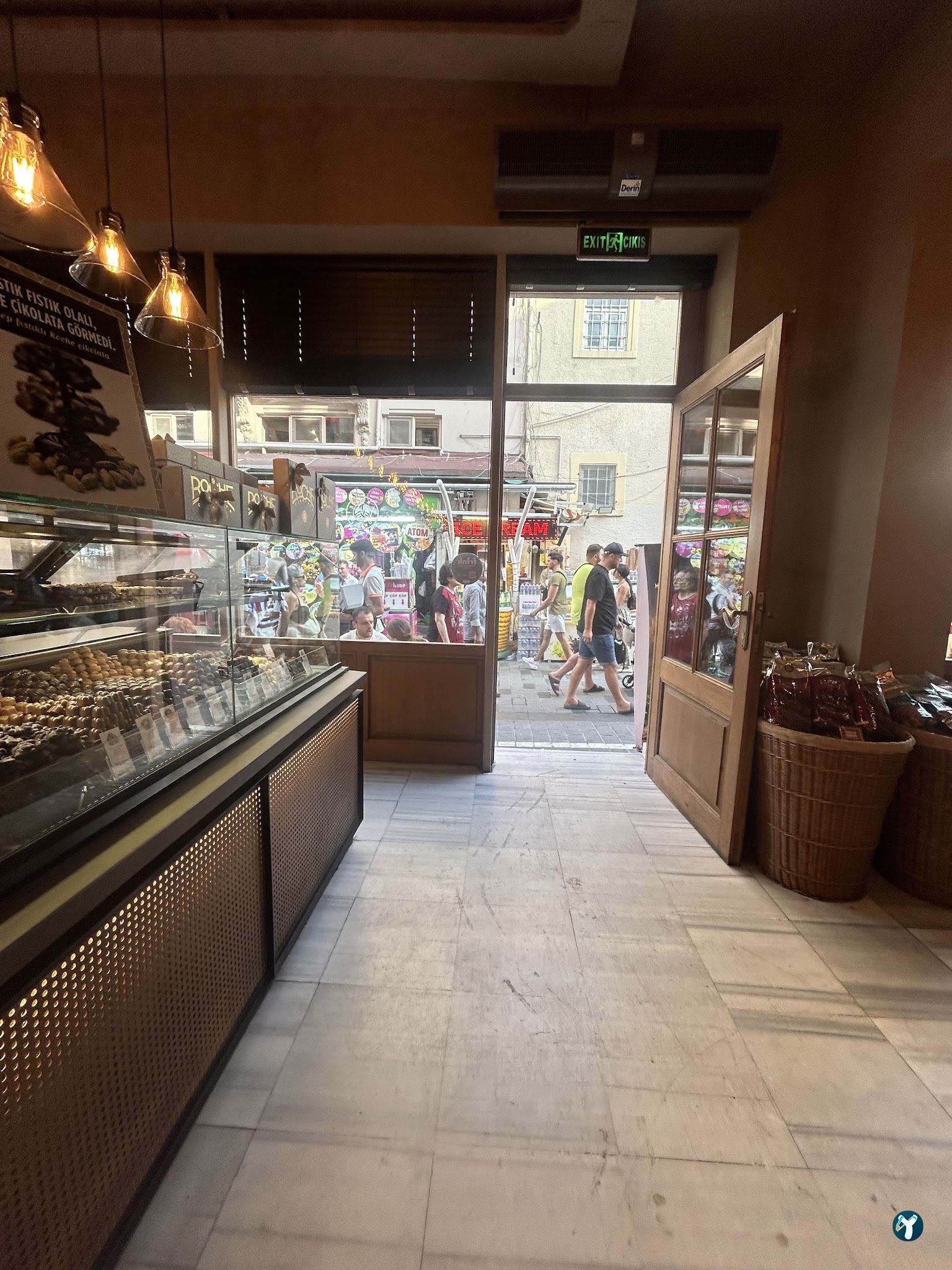 Kahve Dünyası - Kadıköy Çarşı