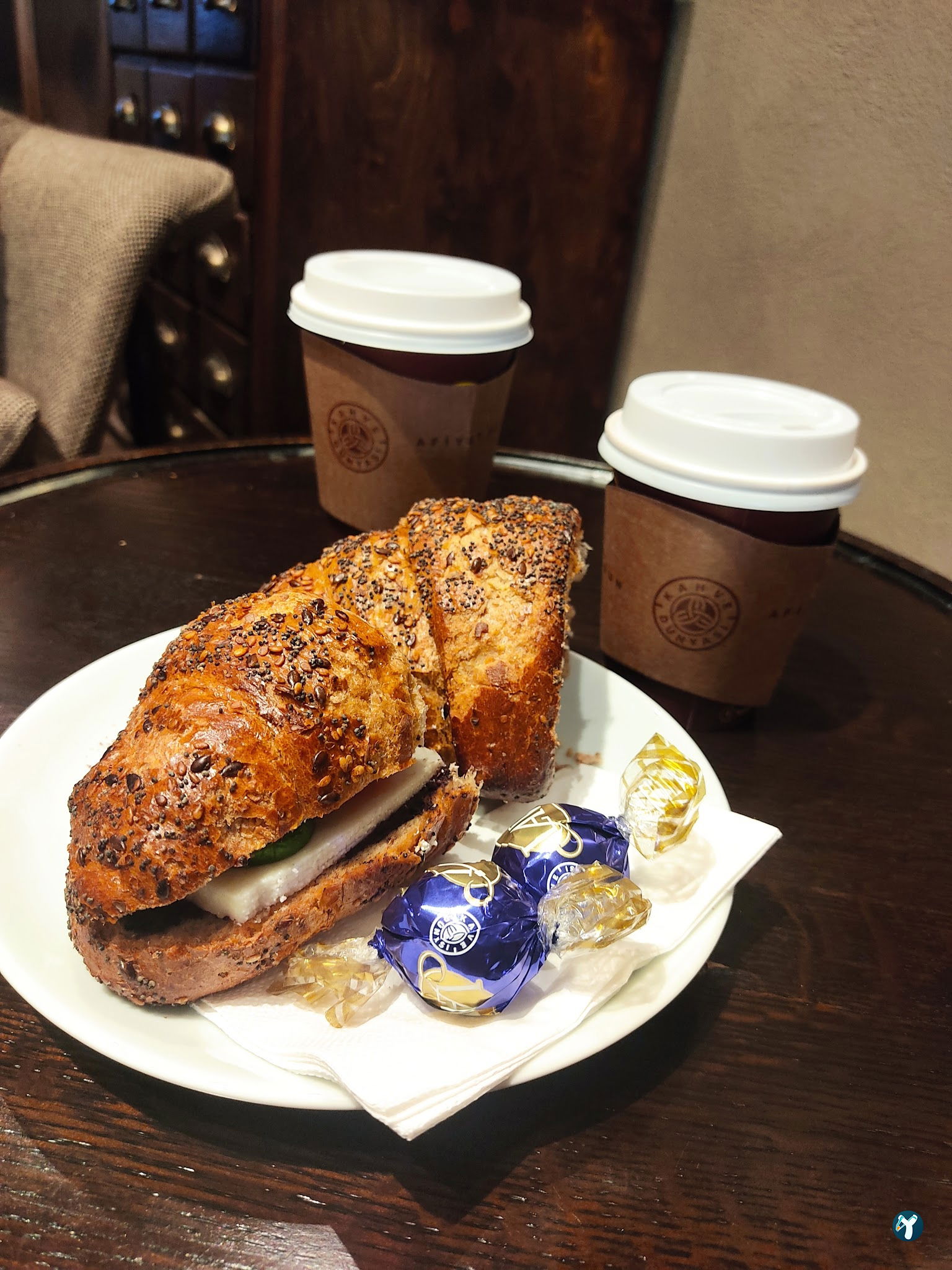 Kahve Dünyası - Kadıköy Çarşı