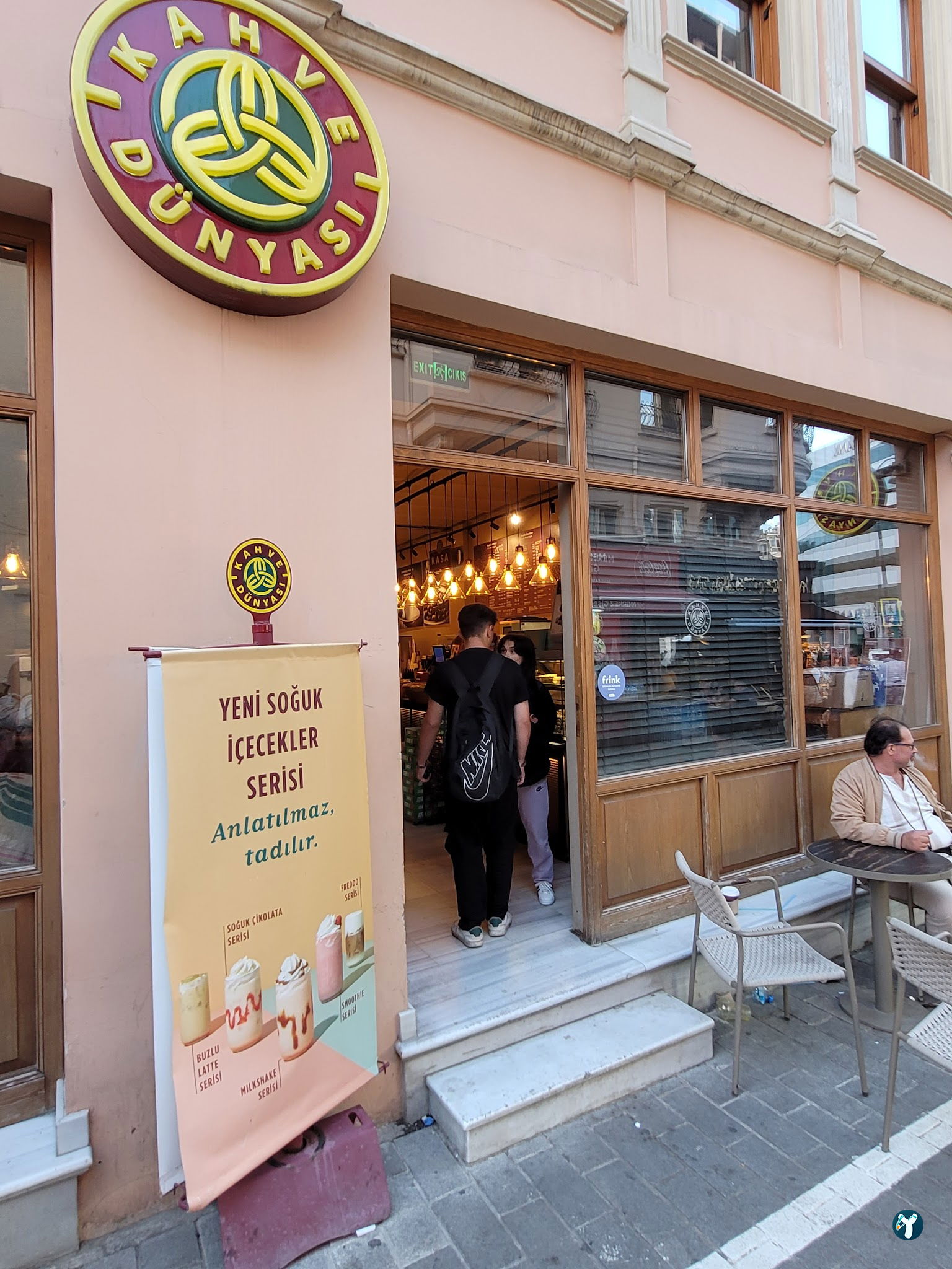 Kahve Dünyası - Kadıköy Çarşı