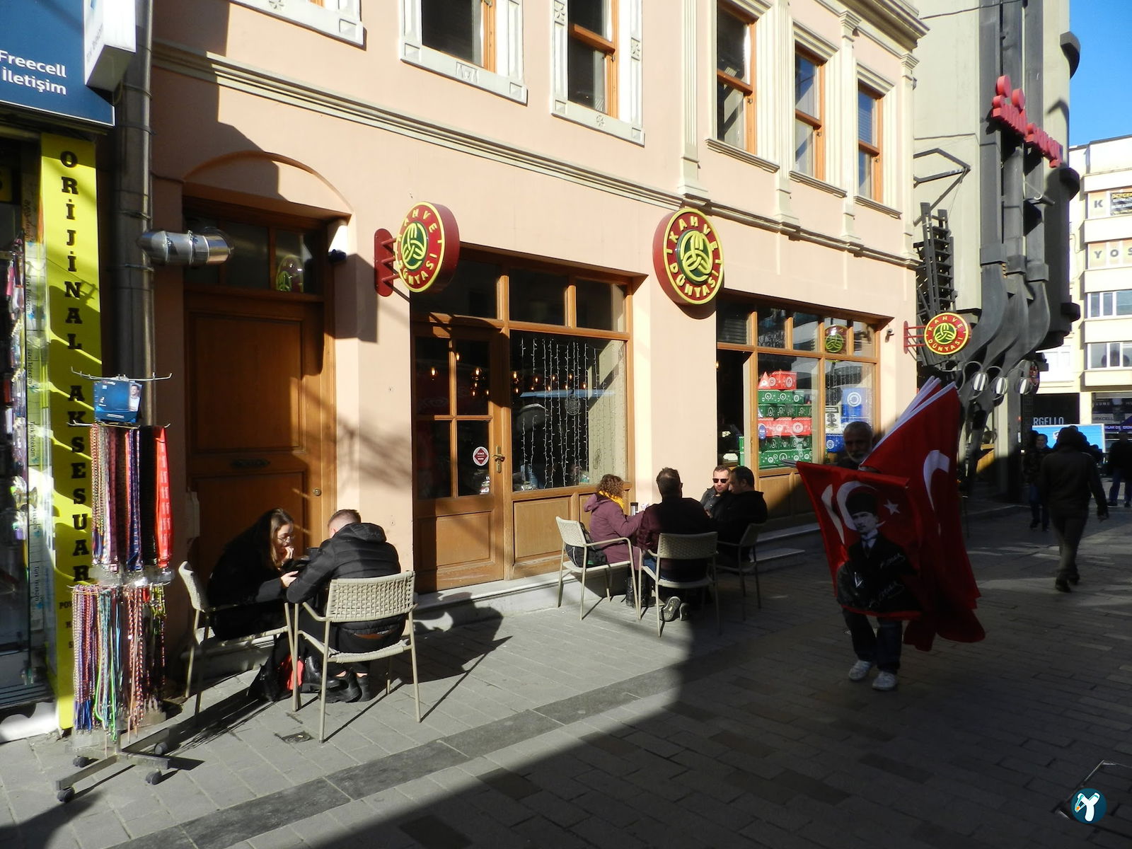Kahve Dünyası - Kadıköy Çarşı