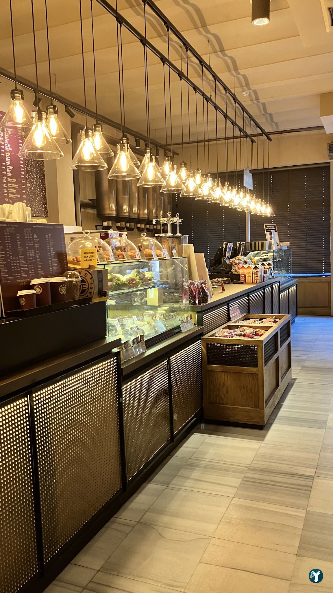 Kahve Dünyası - Kadıköy Çarşı