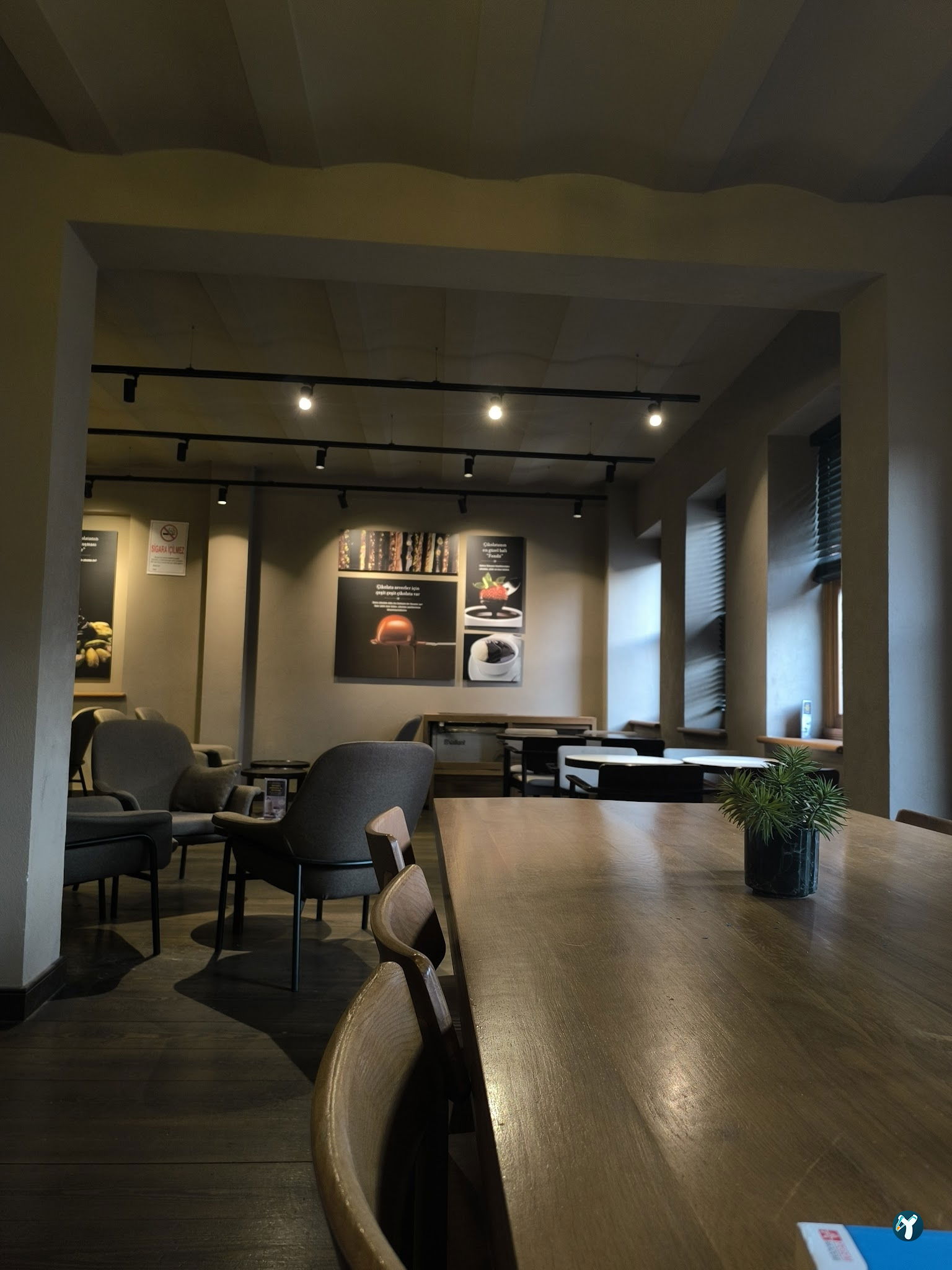 Kahve Dünyası - Kadıköy Çarşı