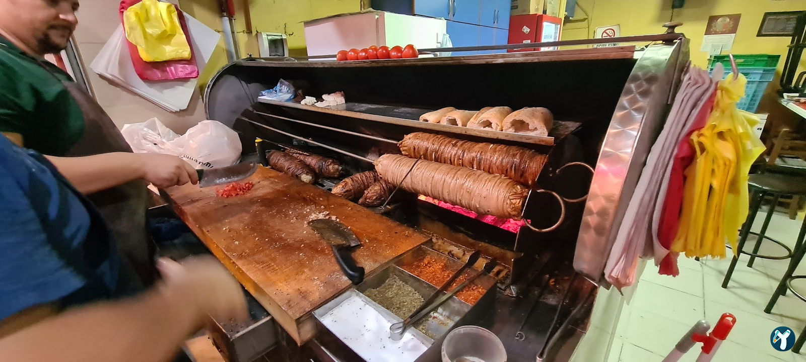 Hacının Yeri Çınar Altı Kokoreççisi