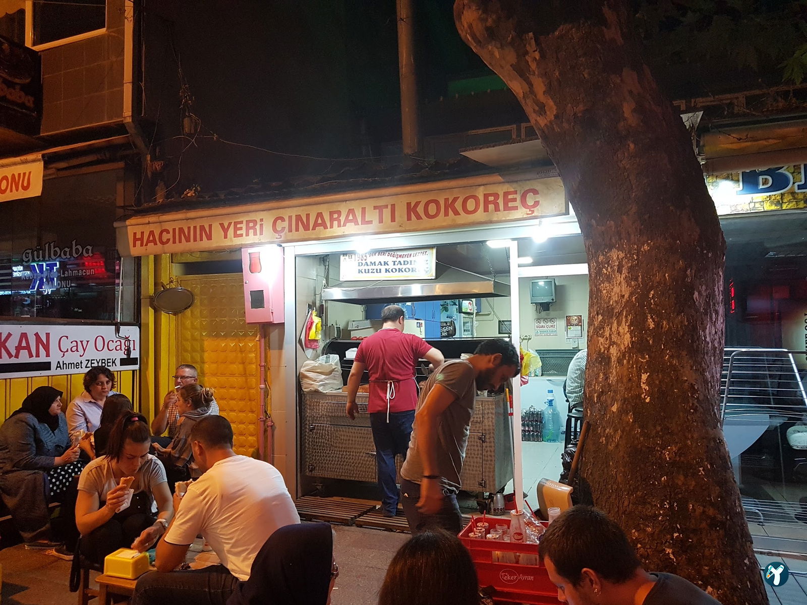 Hacının Yeri Çınar Altı Kokoreççisi