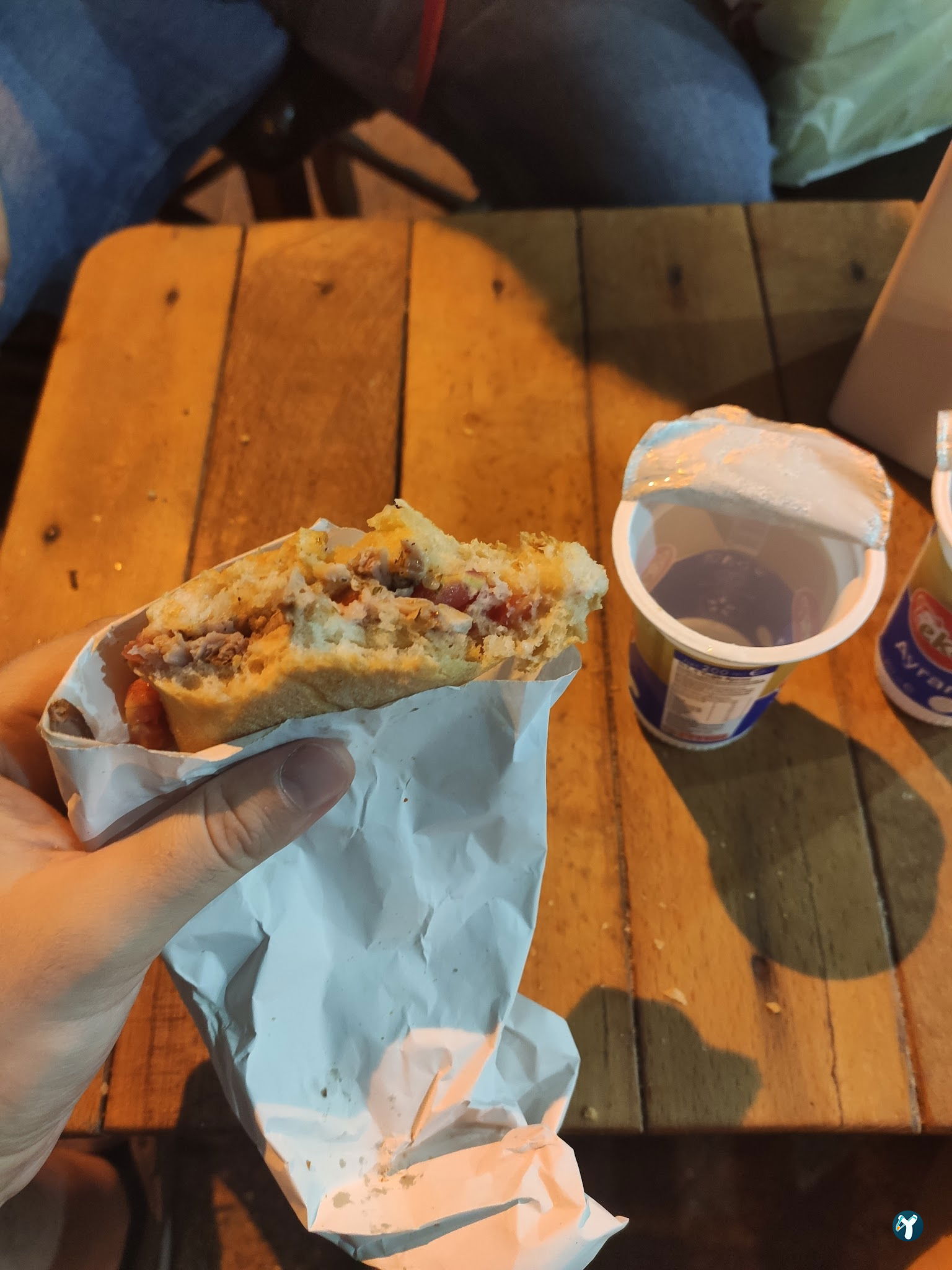 Hacının Yeri Çınar Altı Kokoreççisi