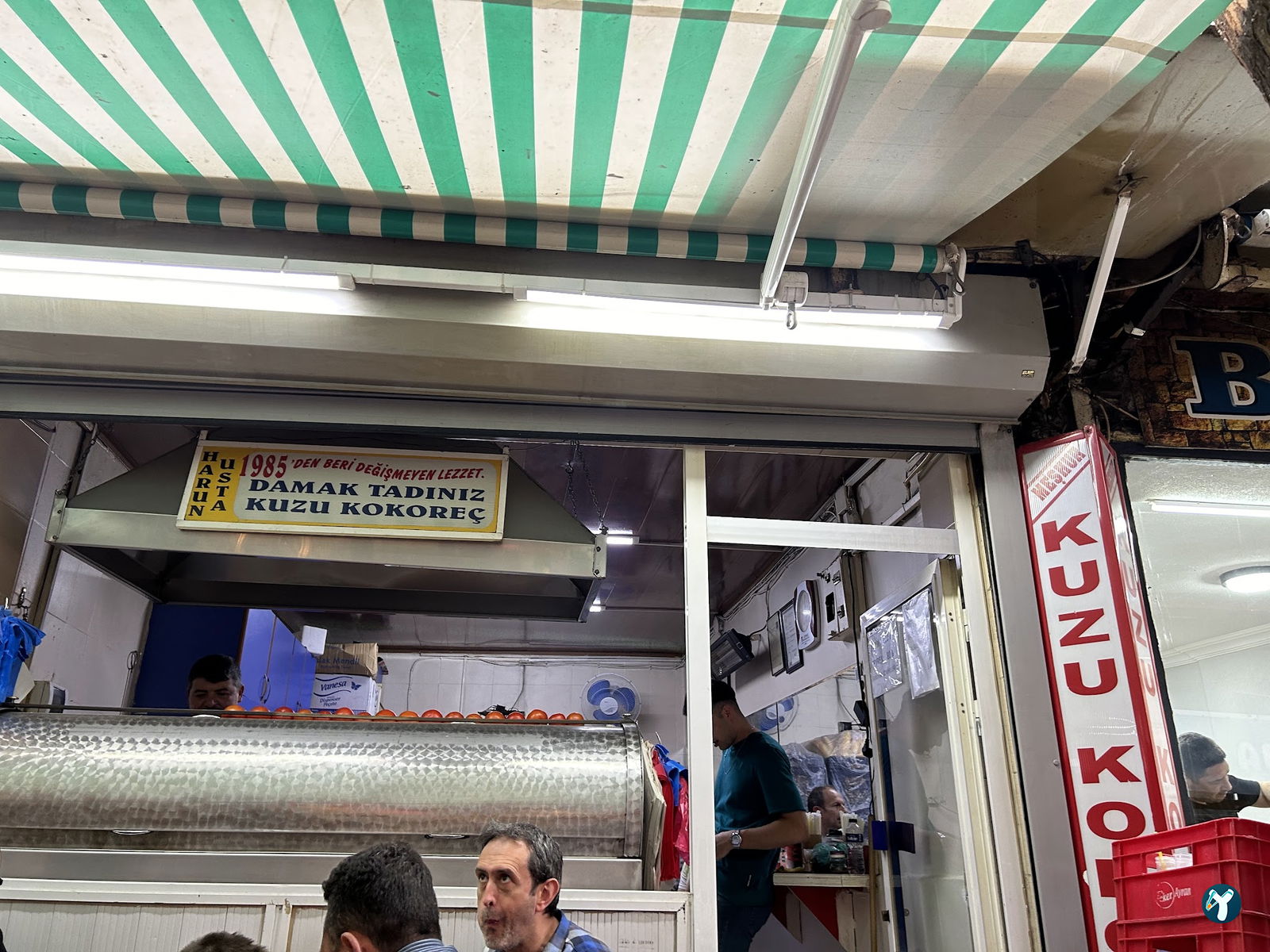 Hacının Yeri Çınar Altı Kokoreççisi