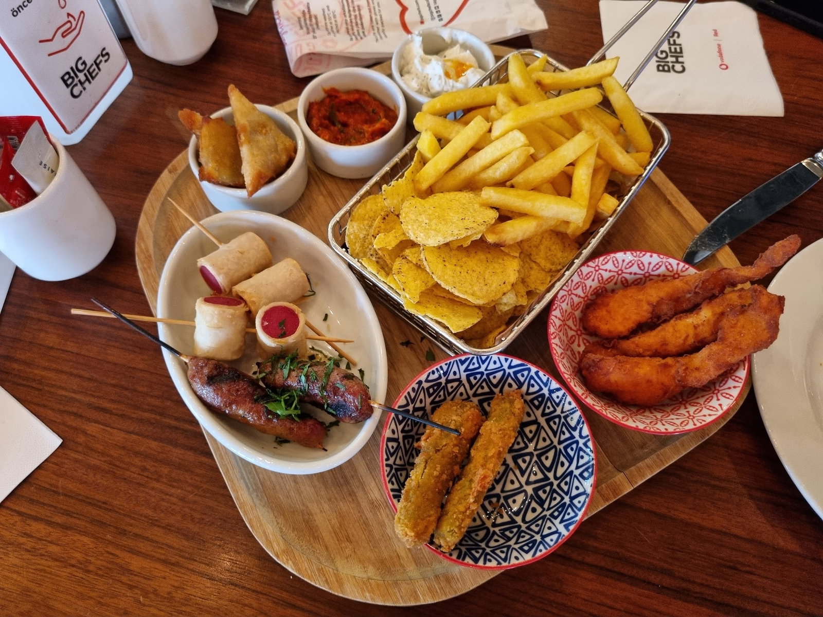 Happily Cafe & Bistro