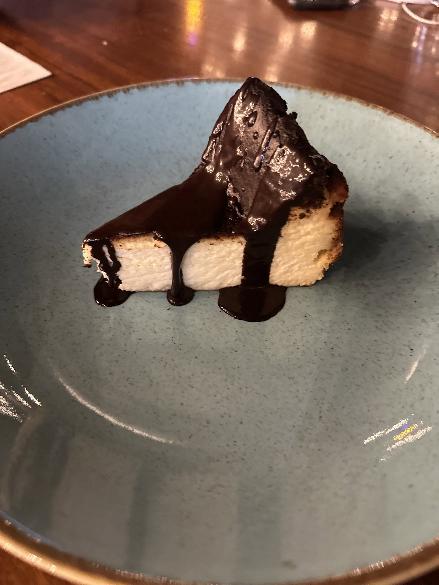 Happily Cafe & Bistro