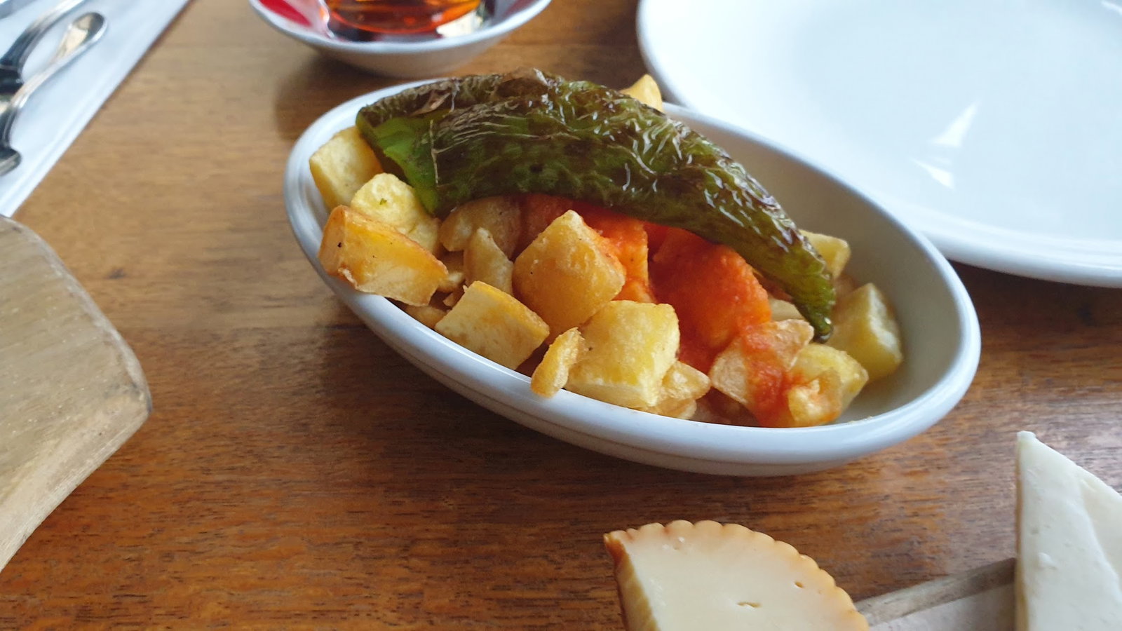 Happily Cafe & Bistro