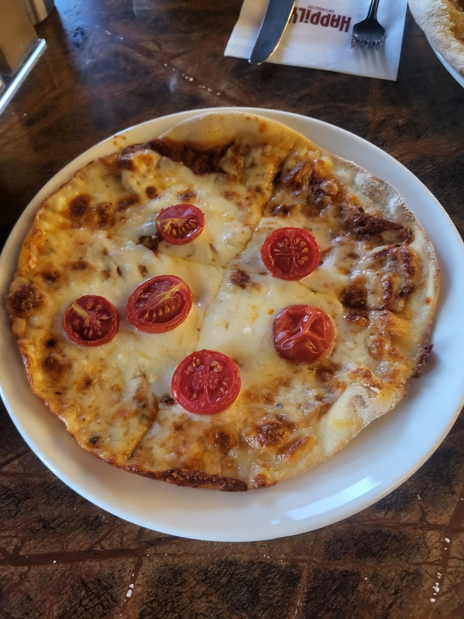 Happily Cafe & Bistro