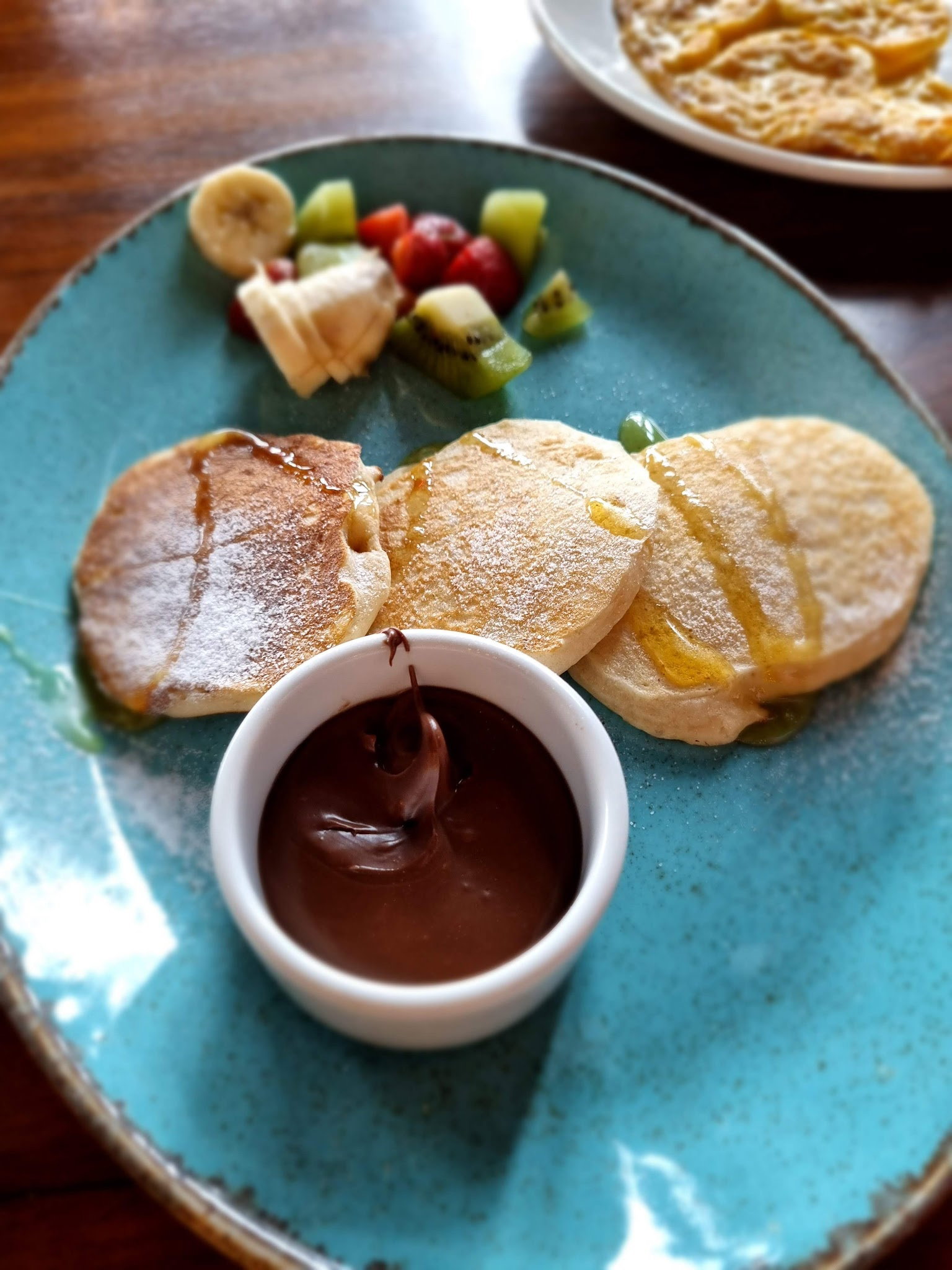 Happily Cafe & Bistro