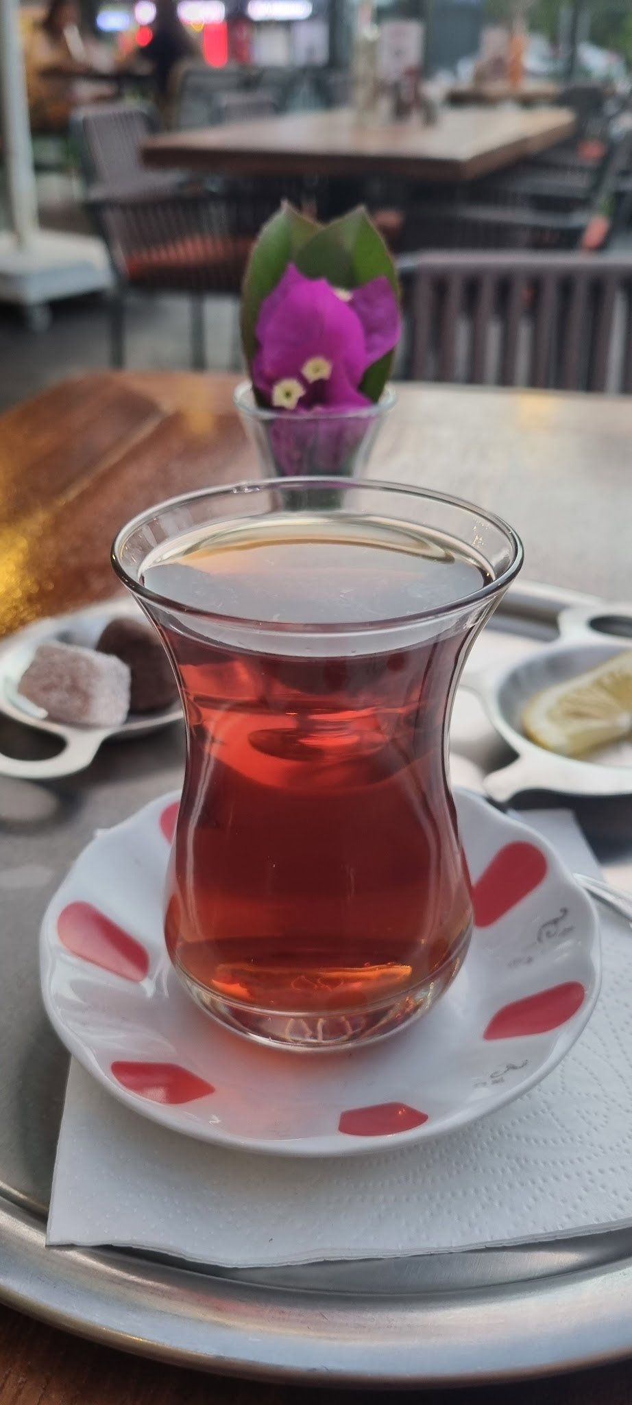 Happily Cafe & Bistro