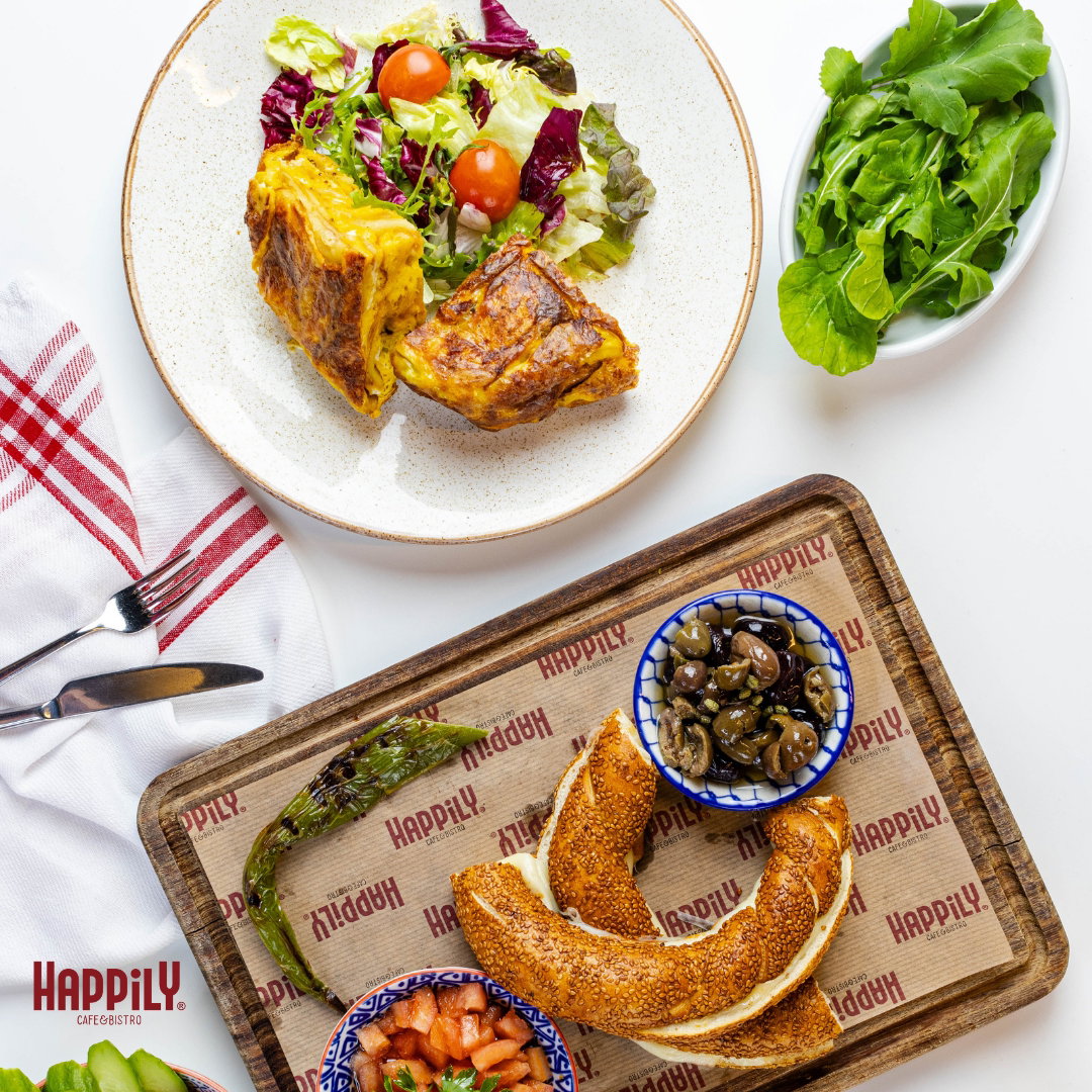 Happily Cafe & Bistro