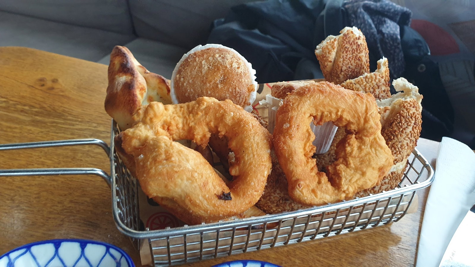 Happily Cafe & Bistro