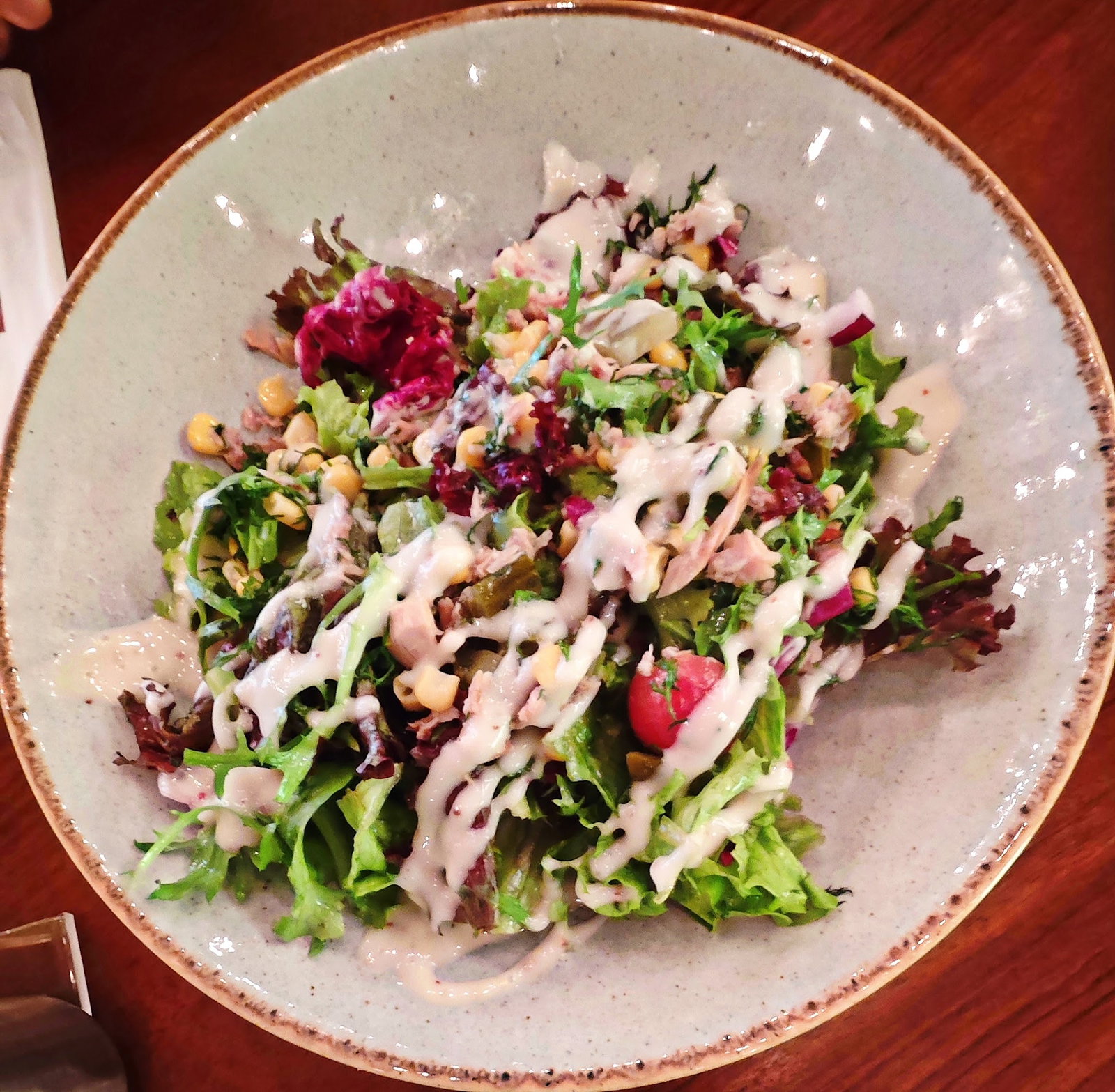 Happily Cafe & Bistro