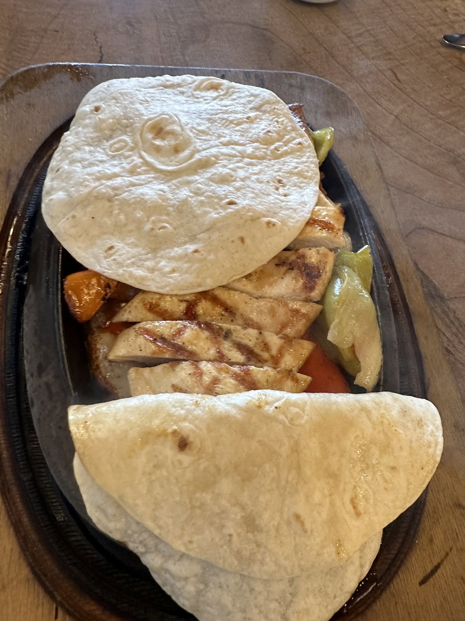 Happily Cafe & Bistro