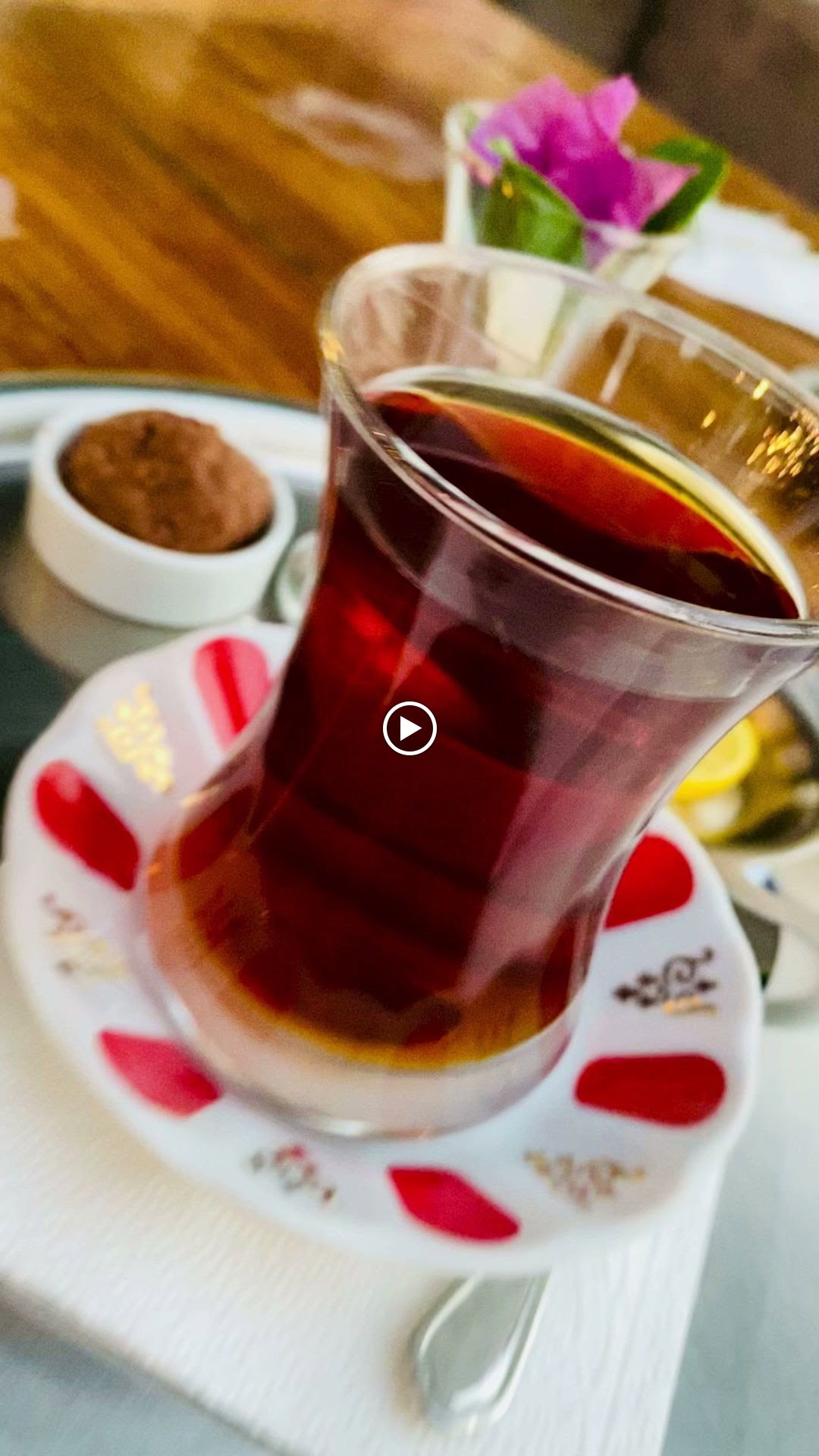 Happily Cafe & Bistro