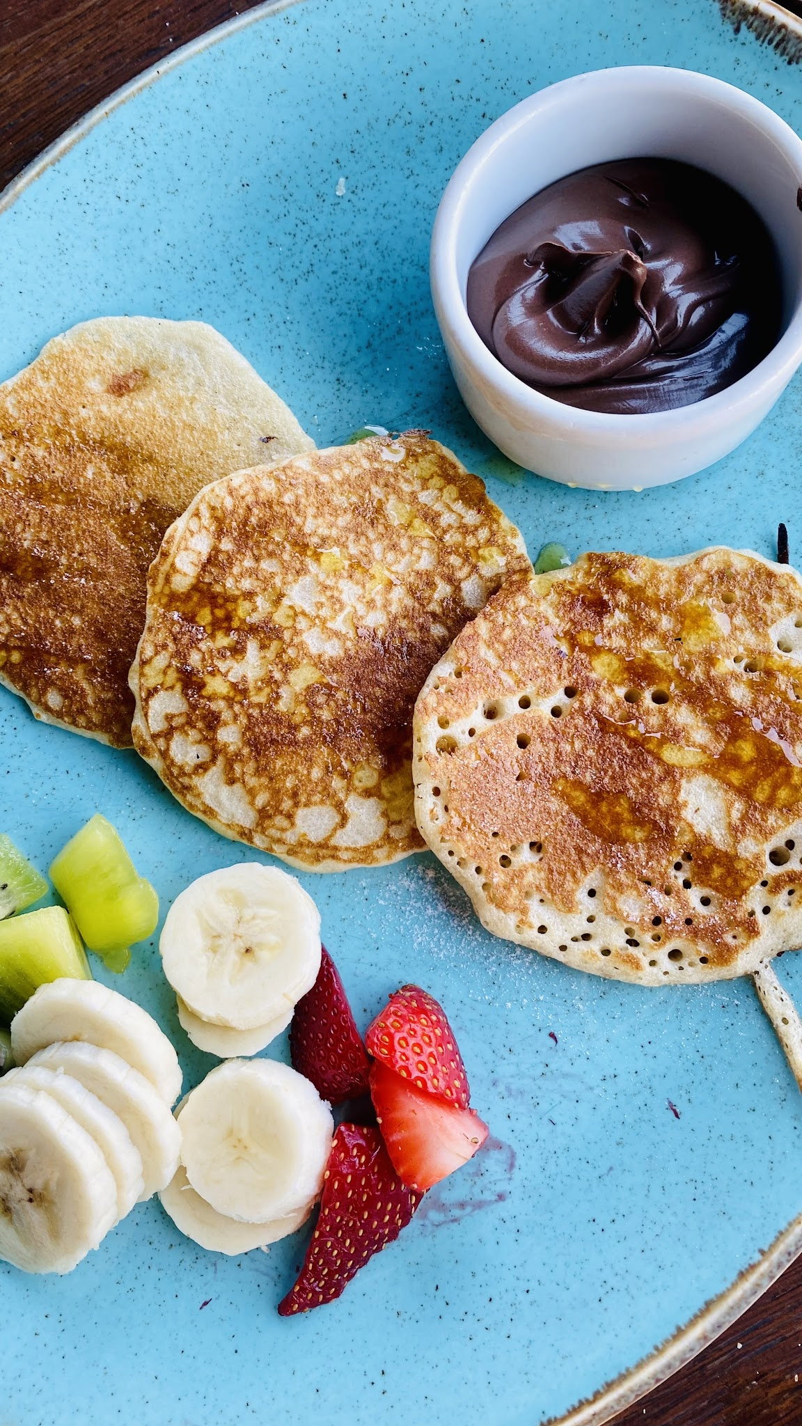 Happily Cafe & Bistro