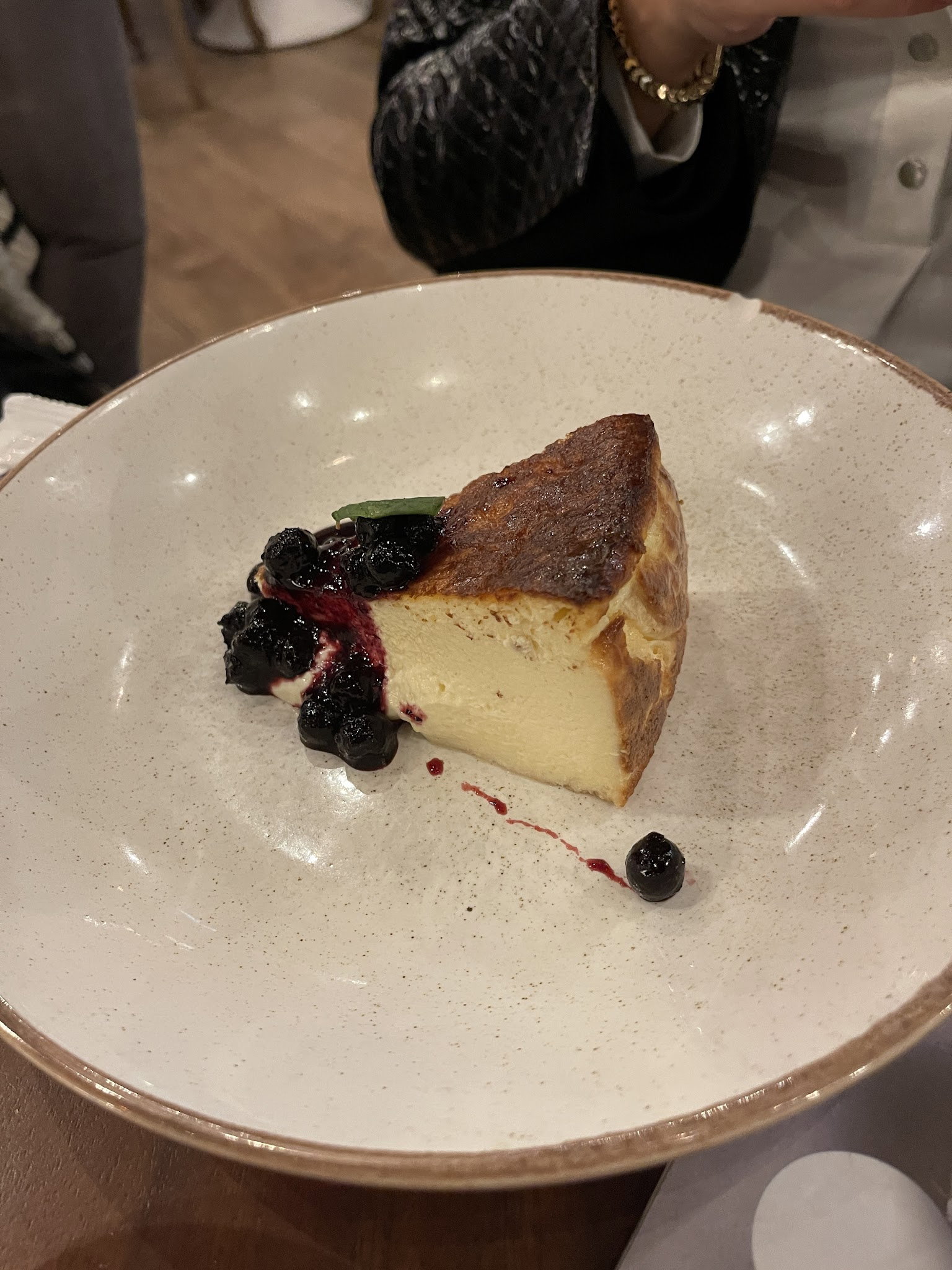 Happily Cafe & Bistro