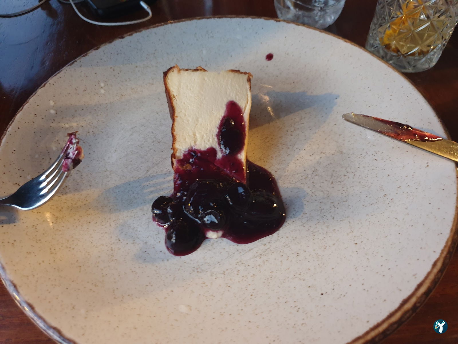 Happily Cafe & Bistro