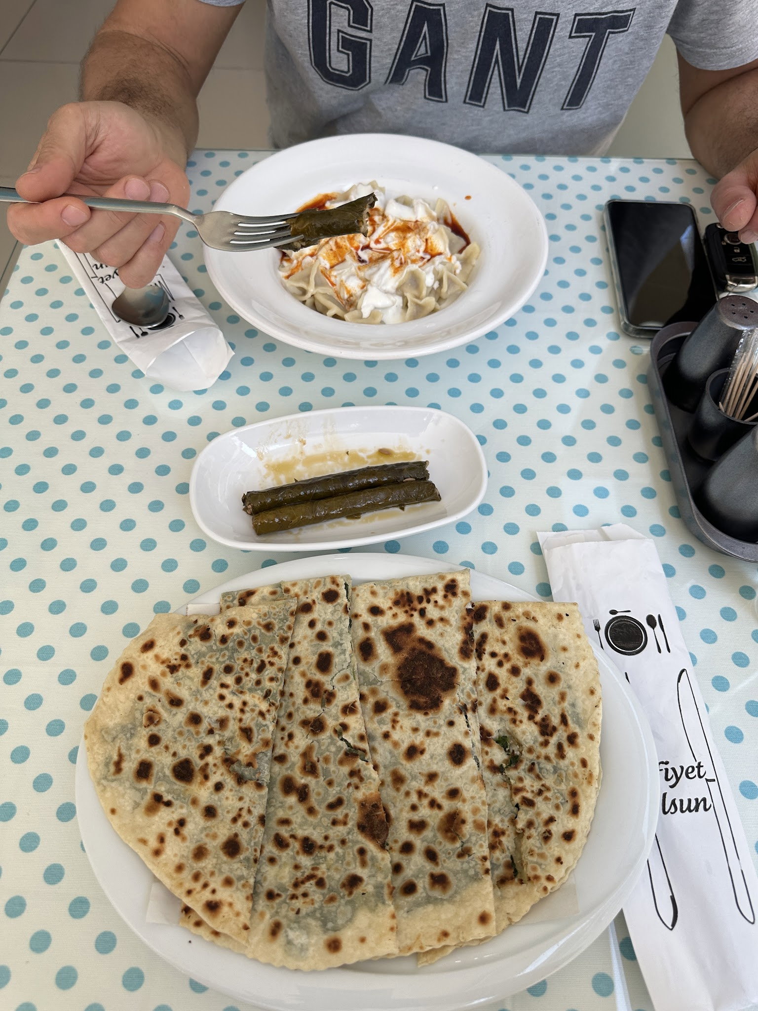 Teyzoş Mantı & Çiğ Börek