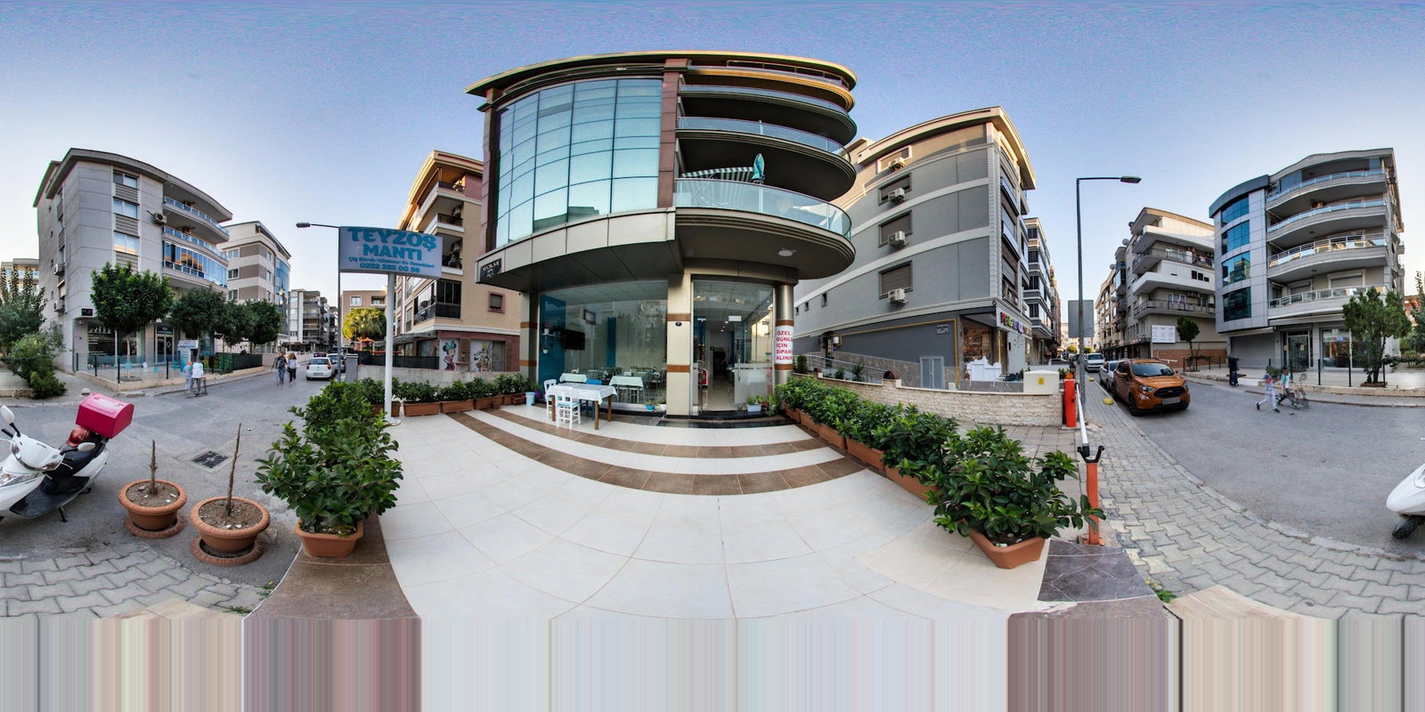 Teyzoş Mantı & Çiğ Börek