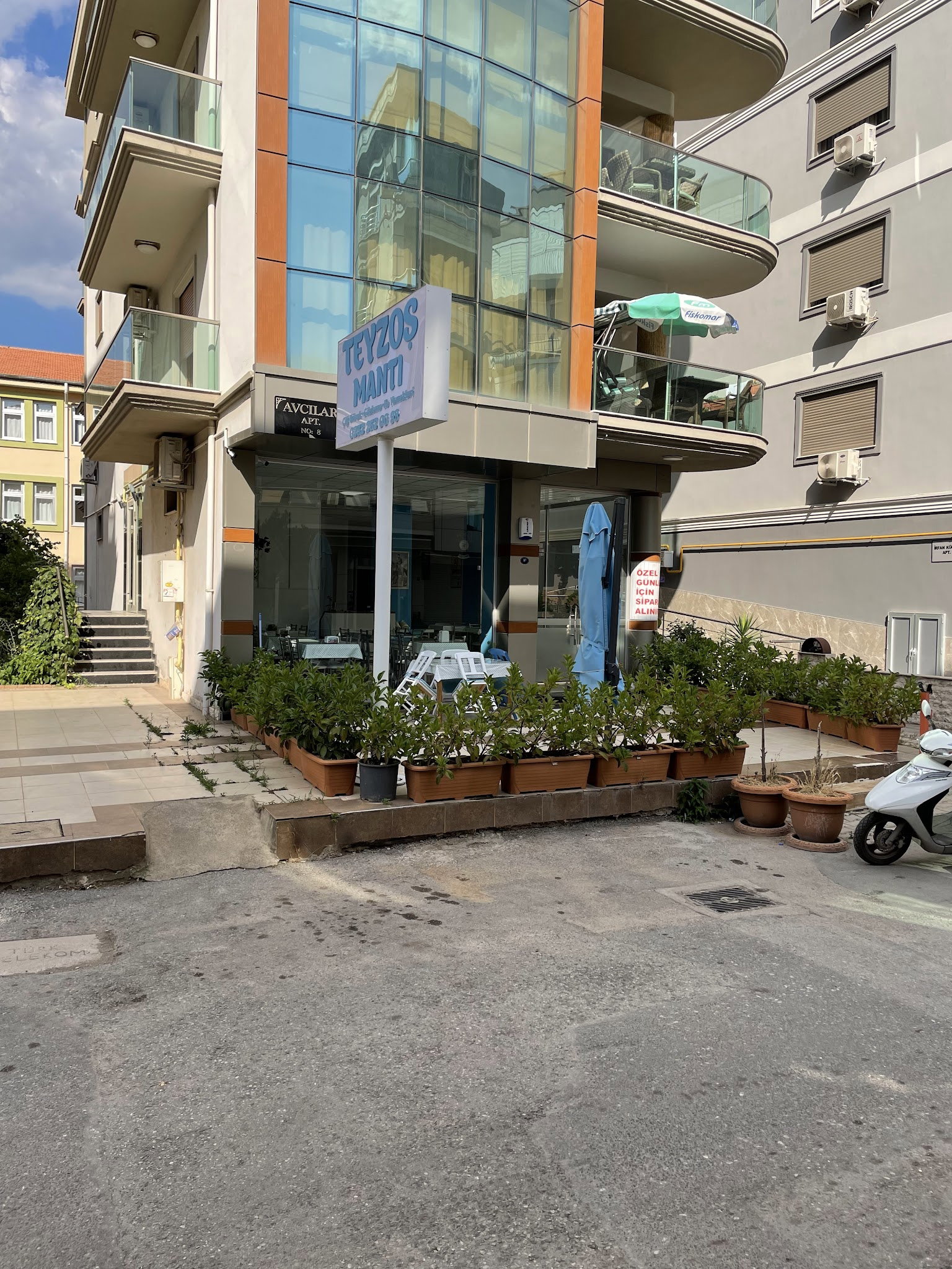 Teyzoş Mantı & Çiğ Börek