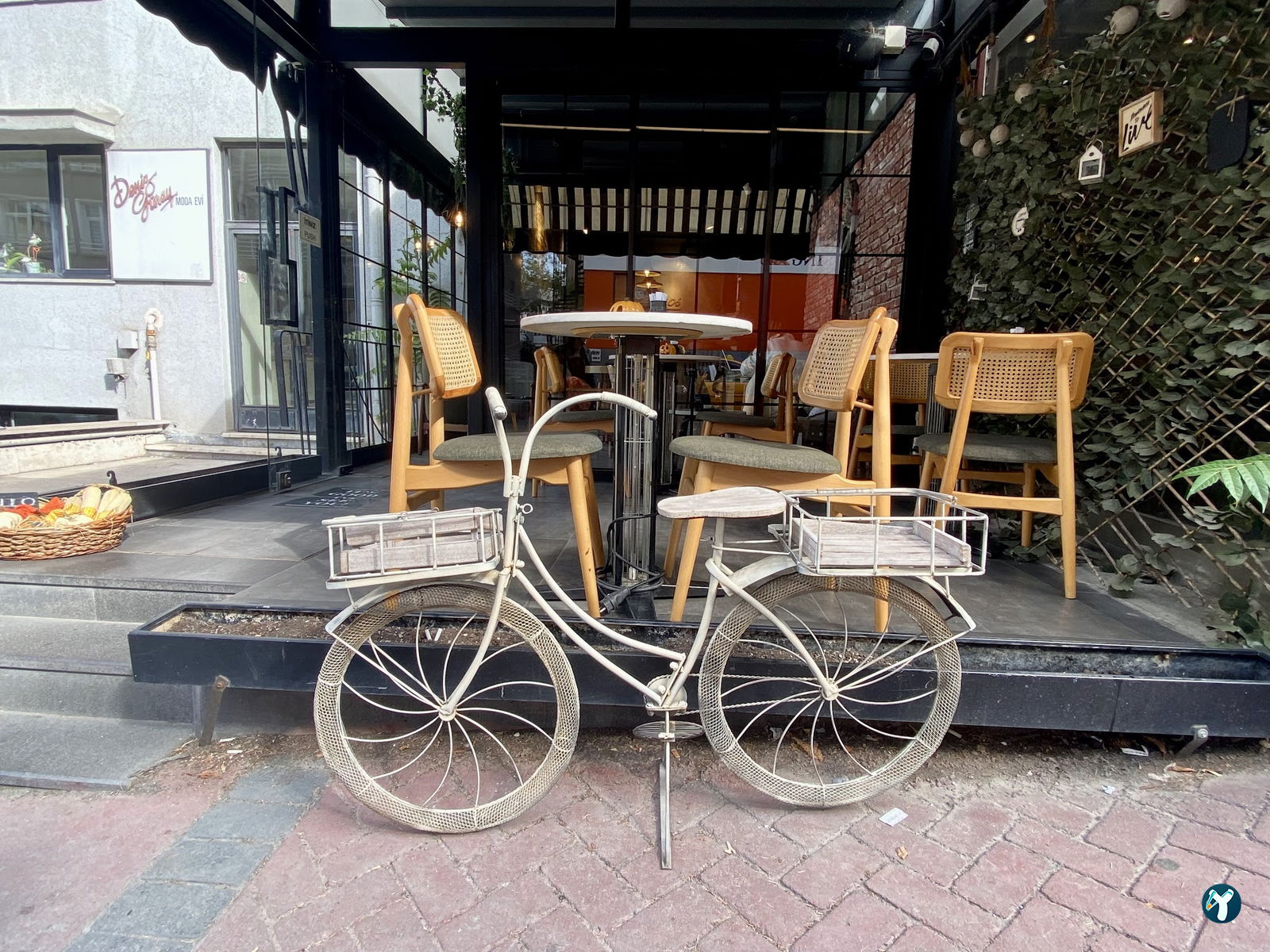 The Cups Coffee House