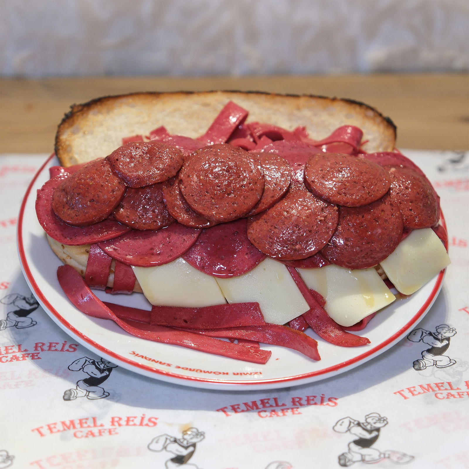 İzmir Kömürde Sandviç Temel Reis