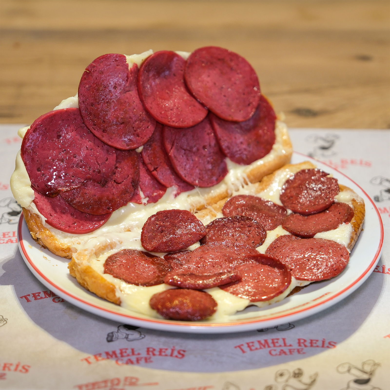 İzmir Kömürde Sandviç Temel Reis