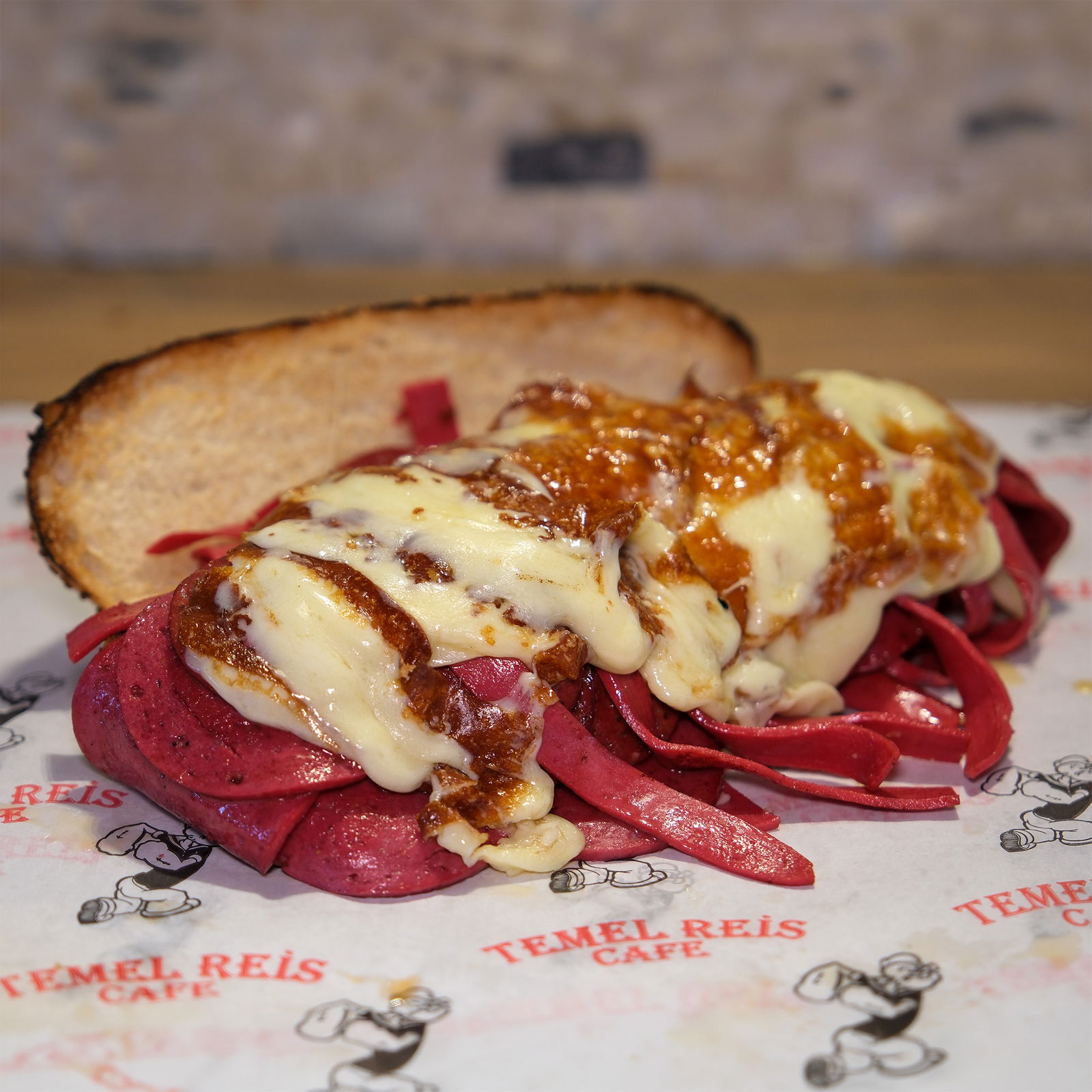 İzmir Kömürde Sandviç Temel Reis